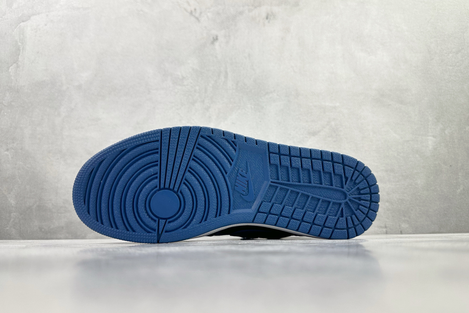 250 Jordan Air Jordan 1 黑蓝 555088-404