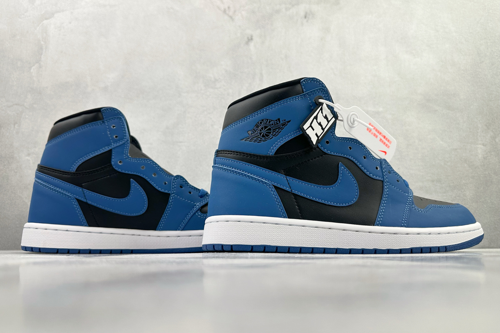 250 Jordan Air Jordan 1 黑蓝 555088-404