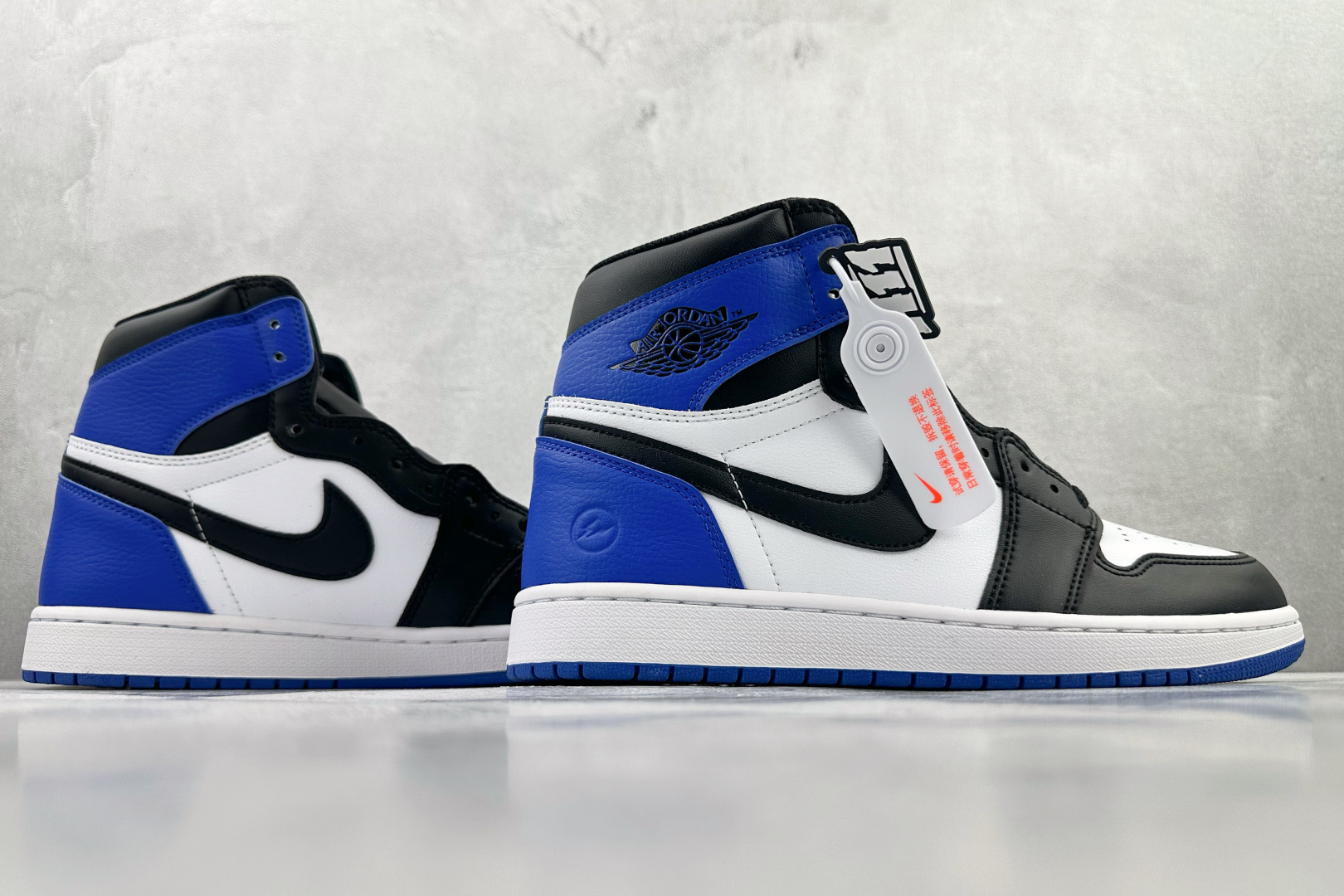 250 Fragment Design x Jordan Air Jordan 1 Retro High 藤原浩 大闪电 黑白蓝 716371-040