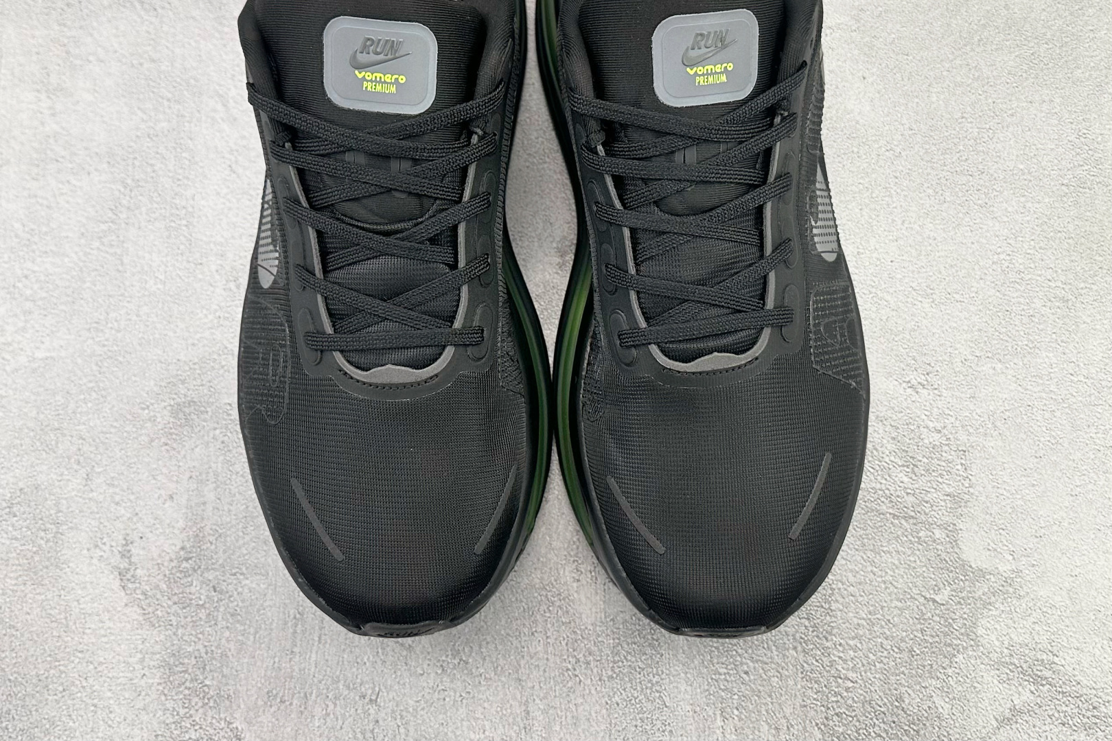 220 Nike Vomero Vomero Premium黑绿 HQ2050-001