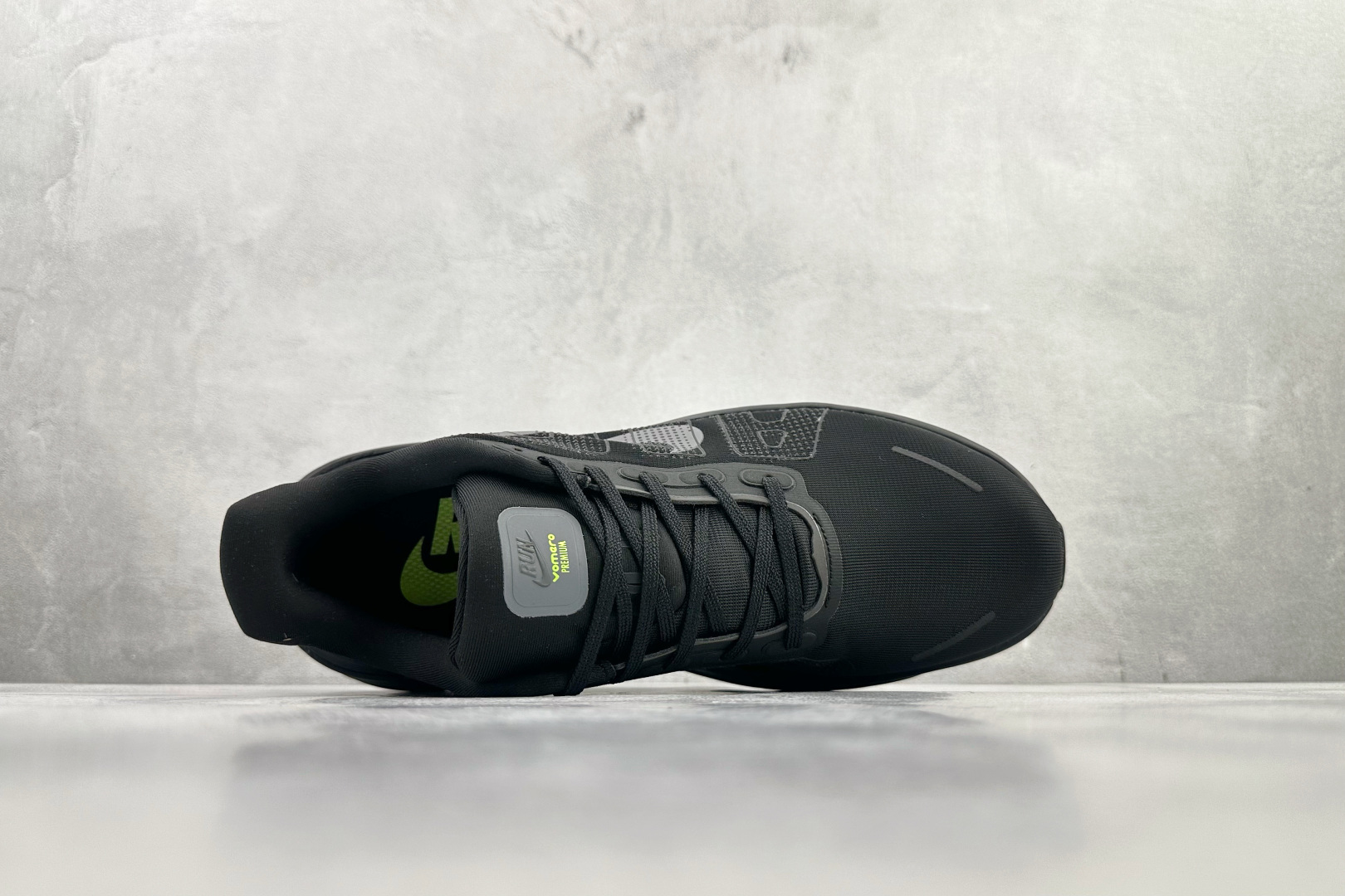 220 Nike Vomero Vomero Premium黑绿 HQ2050-001