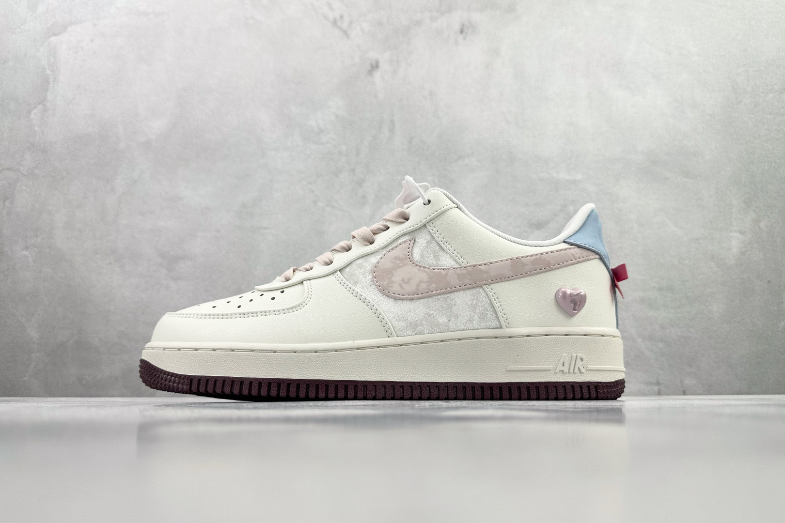 230 Nike Air Force 1 '07 ”Valentine’s Day” 情人节限定白粉色 IQ4937-161