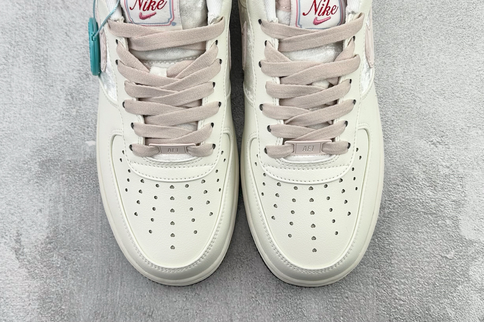 230 Nike Air Force 1 '07 ”Valentine’s Day” 情人节限定白粉色 IQ4937-161