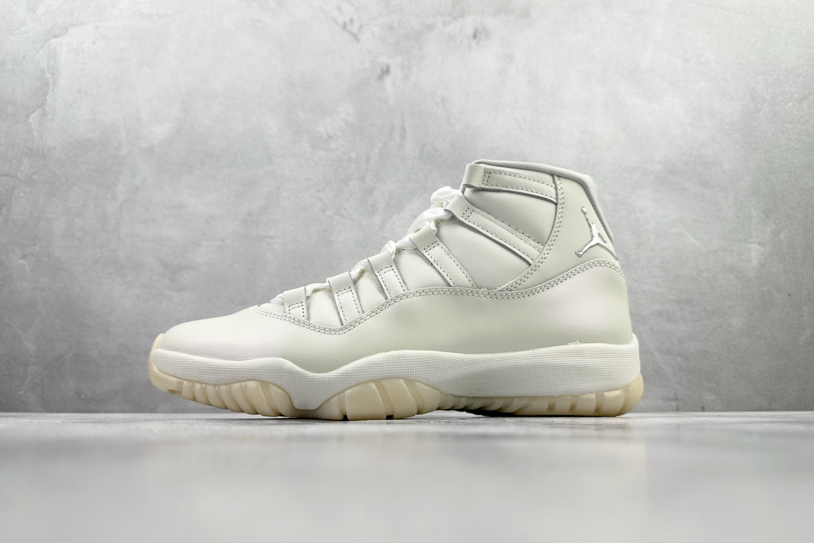 350 Jordan Air Jordan 11 RETRO Pearl 珍珠白 AR0715-110
