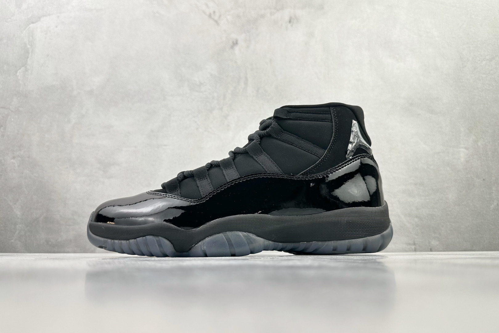 350 Jordan Air Jordan 11 retro cap and gown 黑武士 378037-005-Chinese UA Cheap High Quatity Brand Clothes Bags handbags Sneakers wholesale wholesaler seller from China Factory suppliers Fashion Clothing Shoes best Quality Beautiful Price 350 Jordan Air Jordan 11 retro cap and gown 黑武士 378037-005