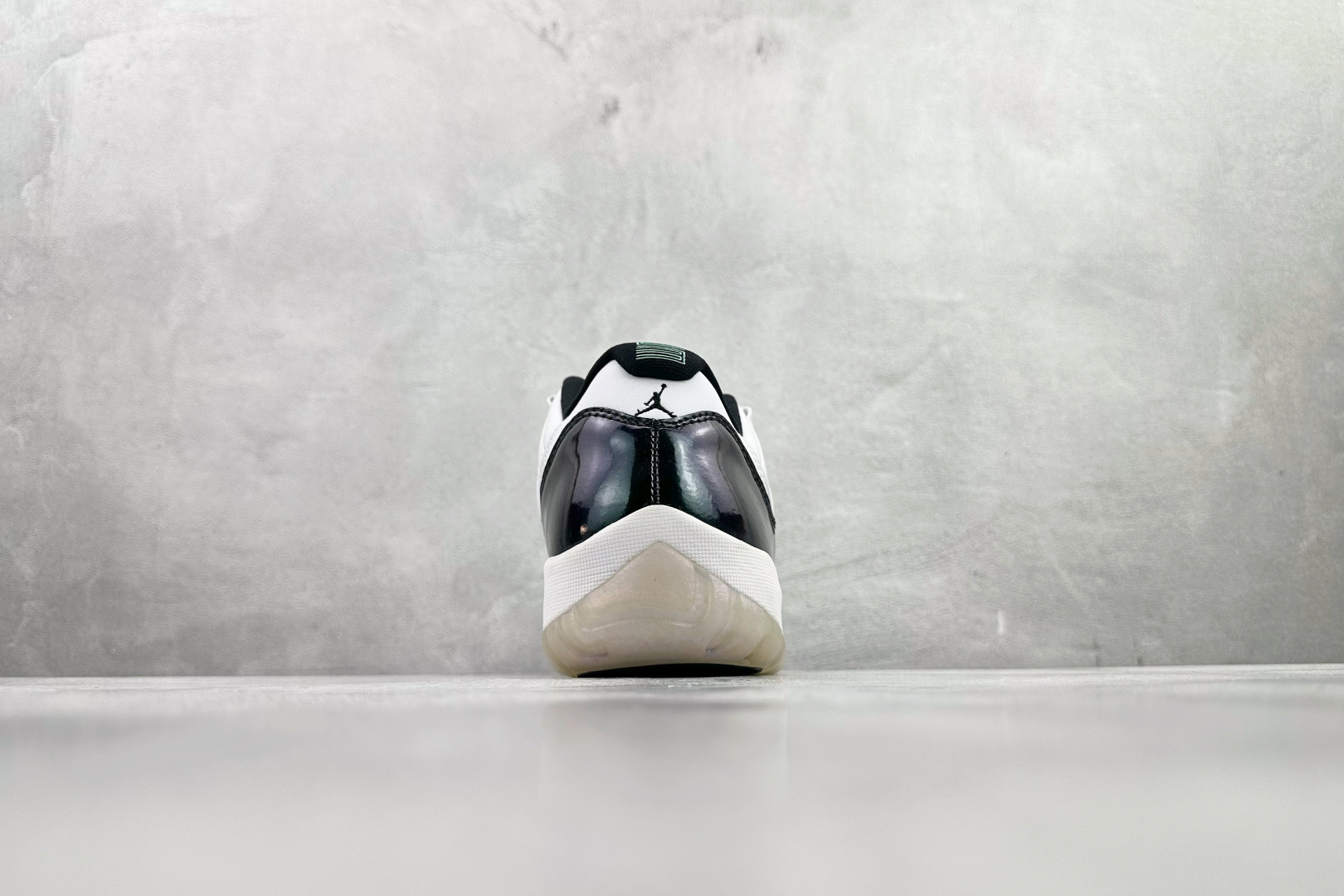 Jordan Air Jordan 11 easter low bg 变色龙 528896-145-Top High Quatity Cheap Sneakers Fashion Clothing Clothes Bags handbags Shoes of all Brand wholesale With The best Quality And Beautiful Price from China Factory Chinese suppliers wholesaler seller Jordan Air Jordan 11 easter low bg 变色龙 528896-145