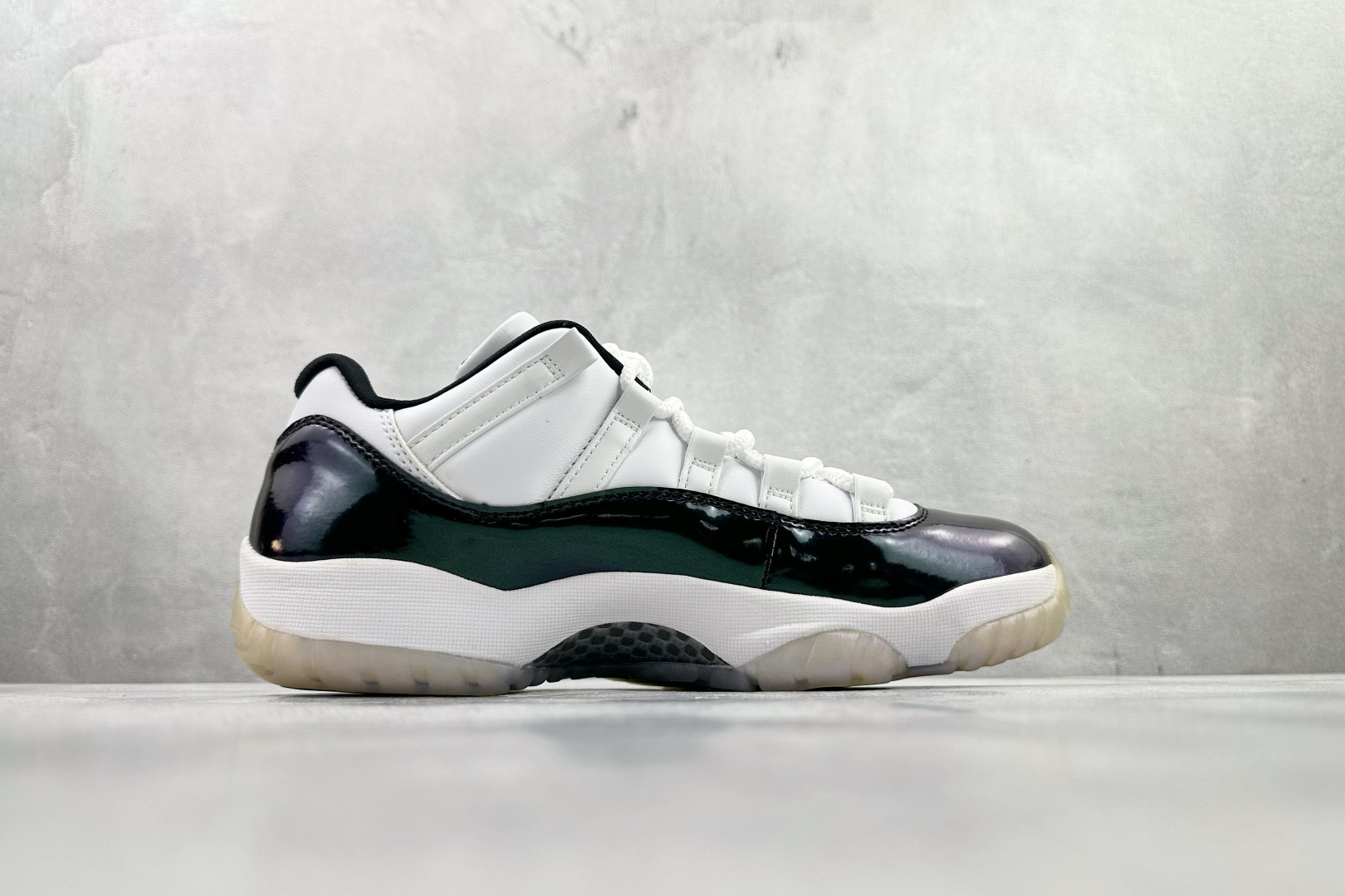 Jordan Air Jordan 11 easter low bg 变色龙 528896-145-Top High Quatity Cheap Sneakers Fashion Clothing Clothes Bags handbags Shoes of all Brand wholesale With The best Quality And Beautiful Price from China Factory Chinese suppliers wholesaler seller Jordan Air Jordan 11 easter low bg 变色龙 528896-145