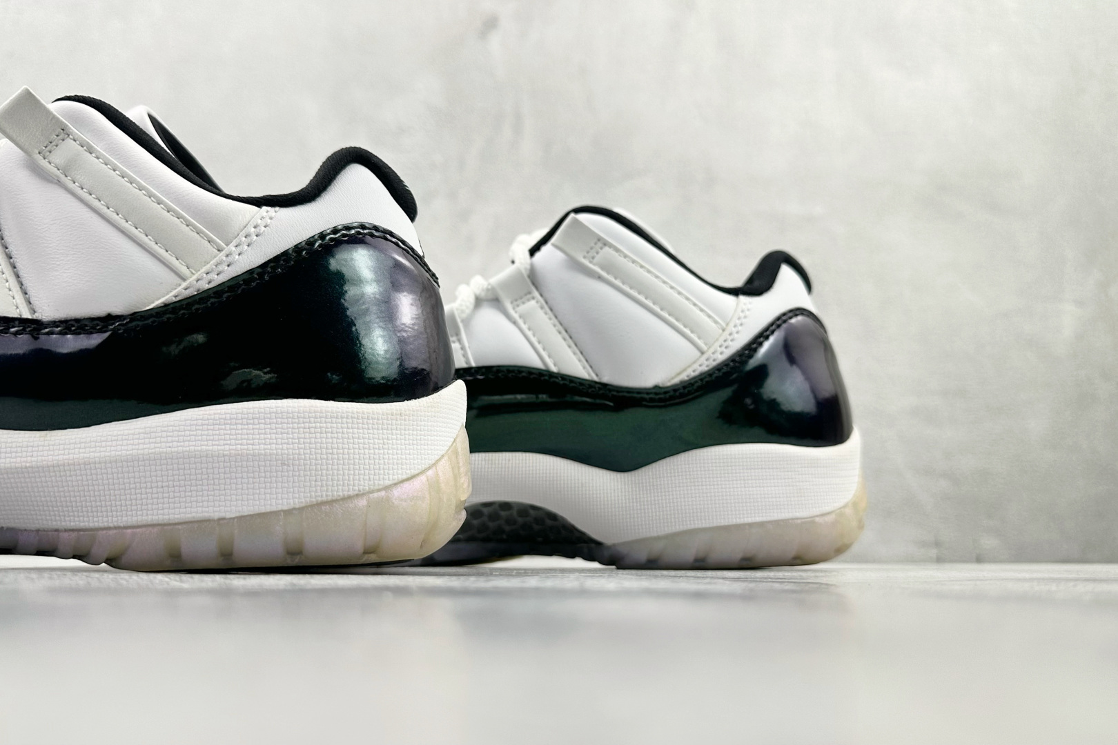 Jordan Air Jordan 11 easter low bg 变色龙 528896-145-Top High Quatity Cheap Sneakers Fashion Clothing Clothes Bags handbags Shoes of all Brand wholesale With The best Quality And Beautiful Price from China Factory Chinese suppliers wholesaler seller Jordan Air Jordan 11 easter low bg 变色龙 528896-145