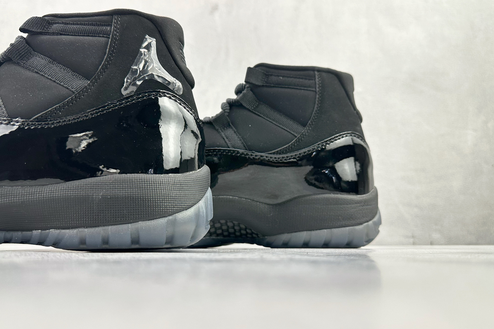 350 Jordan Air Jordan 11 retro cap and gown 黑武士 378037-005-Chinese UA Cheap High Quatity Brand Clothes Bags handbags Sneakers wholesale wholesaler seller from China Factory suppliers Fashion Clothing Shoes best Quality Beautiful Price 350 Jordan Air Jordan 11 retro cap and gown 黑武士 378037-005