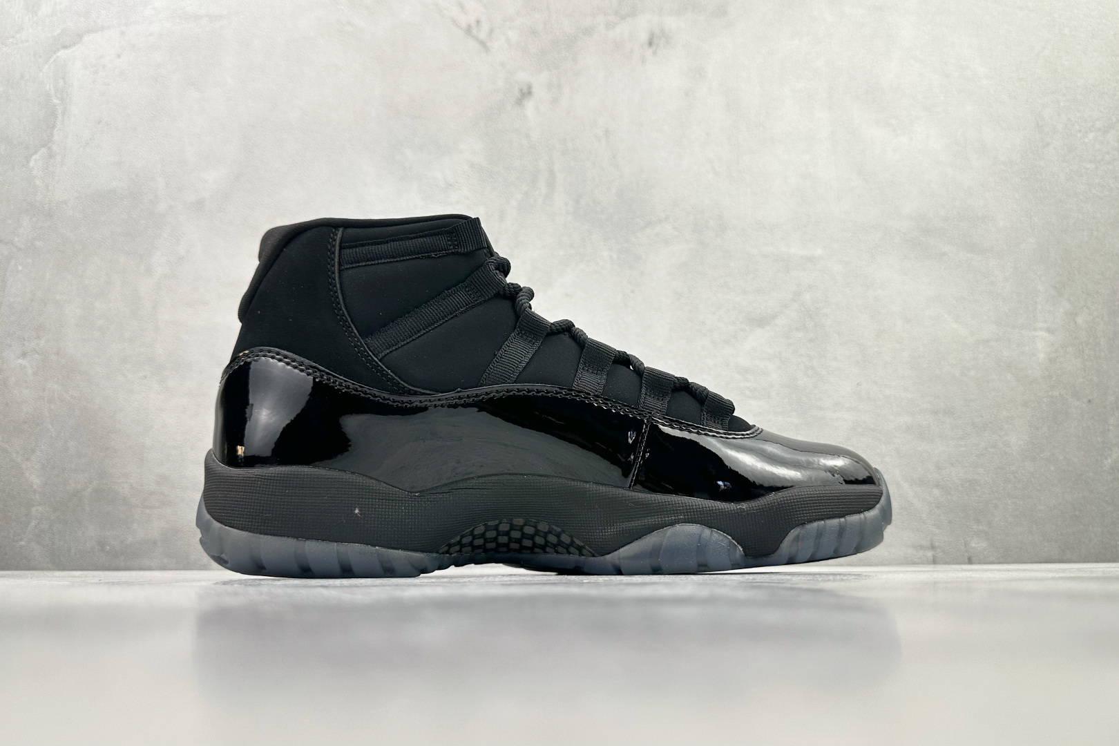 350 Jordan Air Jordan 11 retro cap and gown 黑武士 378037-005-Chinese UA Cheap High Quatity Brand Clothes Bags handbags Sneakers wholesale wholesaler seller from China Factory suppliers Fashion Clothing Shoes best Quality Beautiful Price 350 Jordan Air Jordan 11 retro cap and gown 黑武士 378037-005
