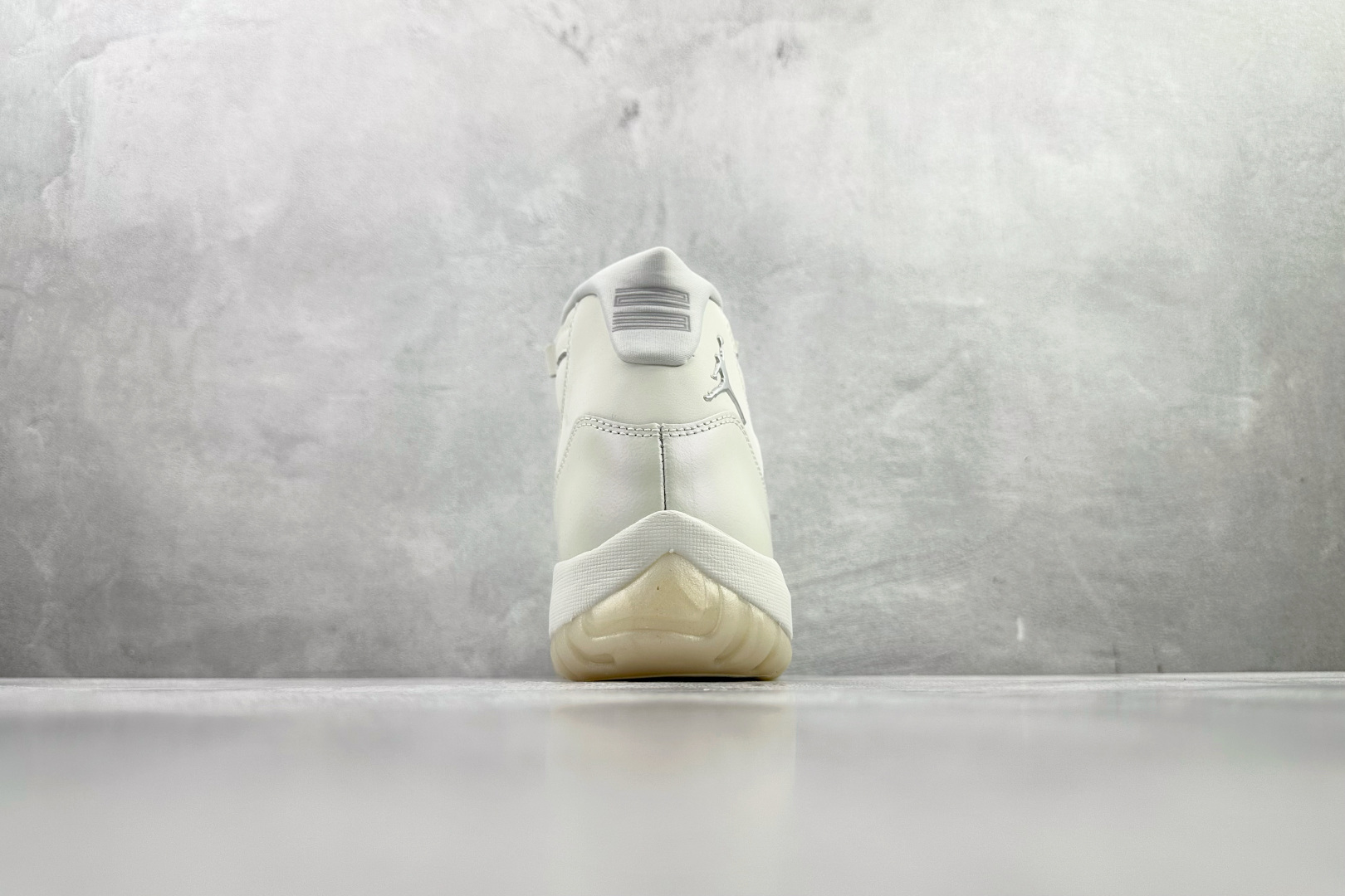 350 Jordan Air Jordan 11 RETRO Pearl 珍珠白 AR0715-110