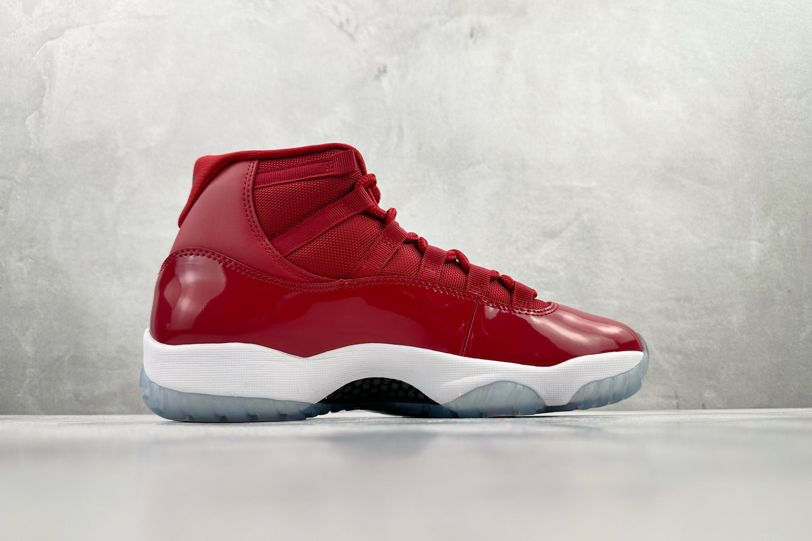 Jordan Air Jordan 11 retro win like 96 OG款 红白 378037-623-Top High Quatity Cheap Sneakers Fashion Clothing Clothes Bags handbags Shoes of all Brand wholesale With The best Quality And Beautiful Price from China Factory Chinese suppliers wholesaler seller Jordan Air Jordan 11 retro win like 96 OG款 红白 378037-623