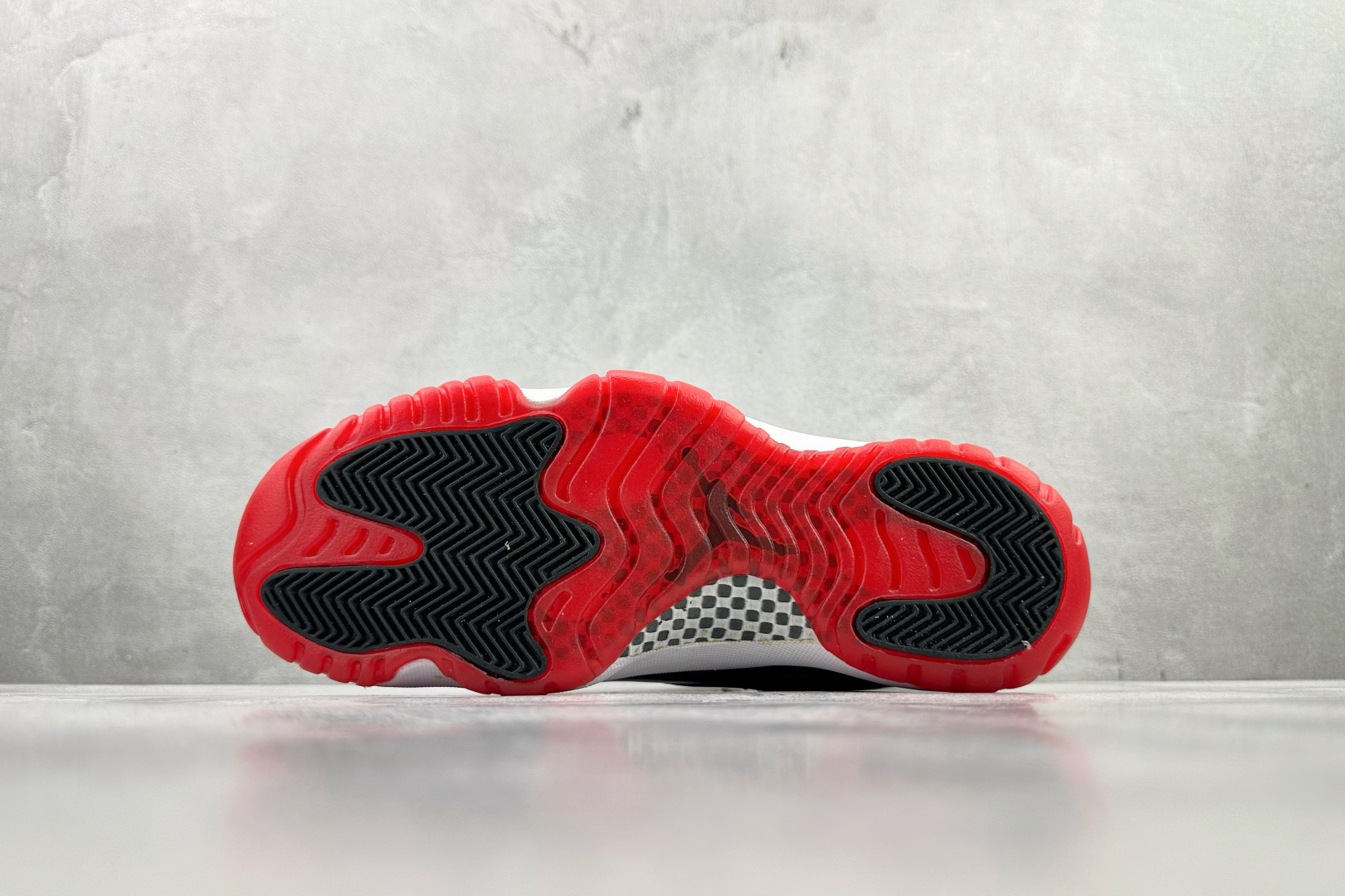 Jordan Air Jordan 11 bred 黑红白 378037-061-Top High Quatity Cheap Sneakers Fashion Clothing Clothes Bags handbags Shoes of all Brand wholesale With The best Quality And Beautiful Price from China Factory Chinese suppliers wholesaler seller Jordan Air Jordan 11 bred 黑红白 378037-061