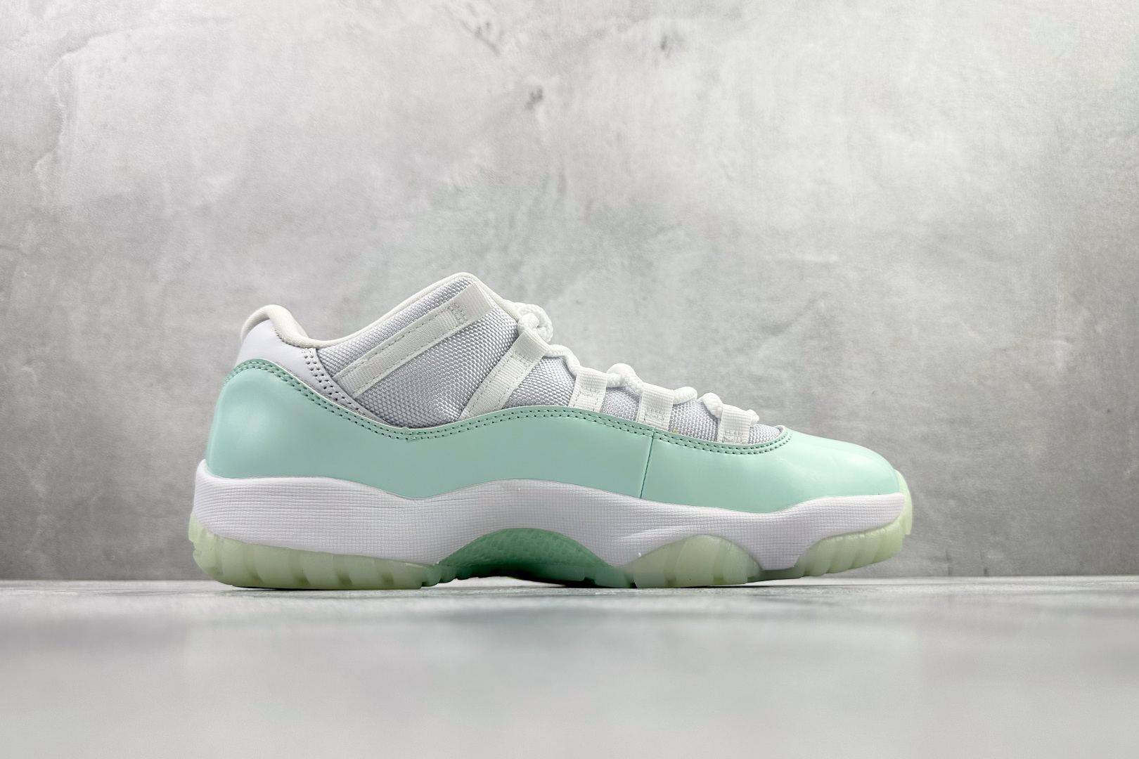 Jordan Air Jordan 11 薄荷绿 AH7860-103