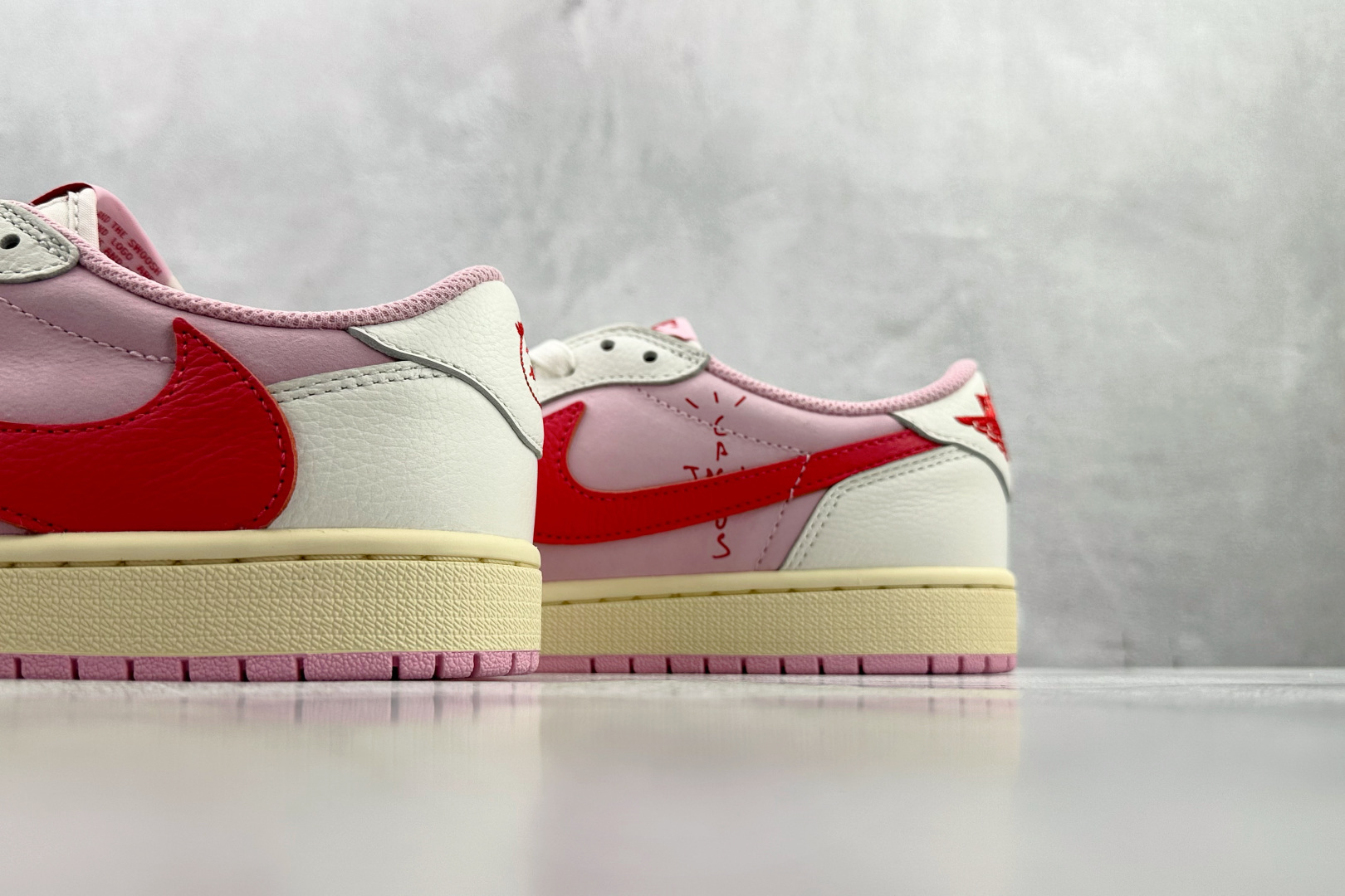 FK 外贸指定认可版本 Travis Scott x Jordan Air Jordan 1 倒钩 白粉