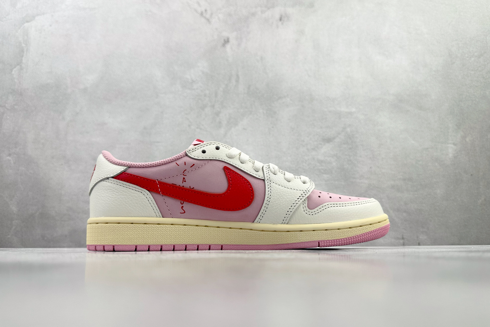 FK 外贸指定认可版本 Travis Scott x Jordan Air Jordan 1 倒钩 白粉