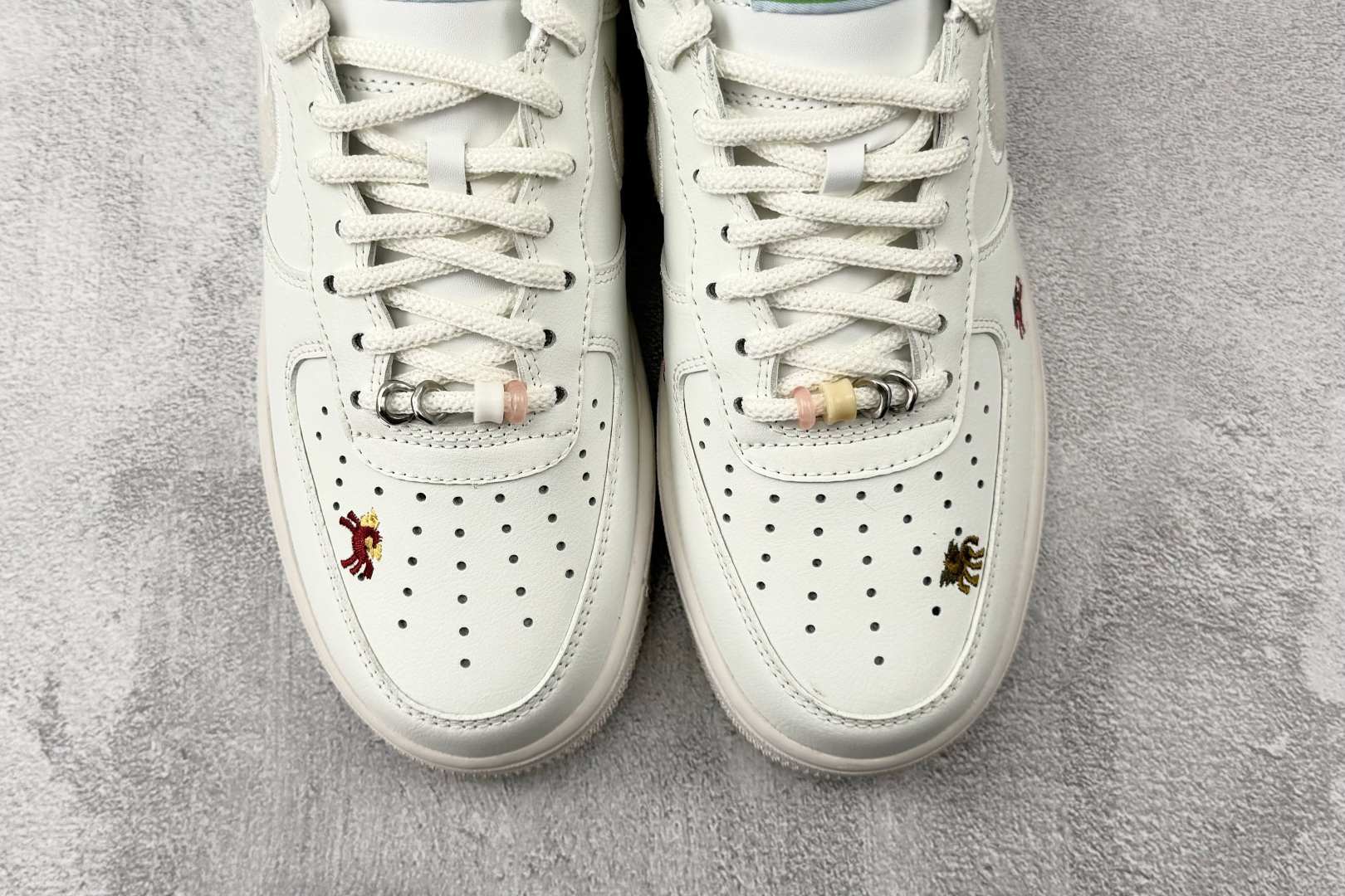 口碑之作 Nike Air Force 1 '07 马年限定 CNY新年款 脱缰系列 白色 IQ1143-100 口碑之作 Nike Air Force 1 '07 马年限定 CNY新年款 脱缰系列 白色 IQ1143-100