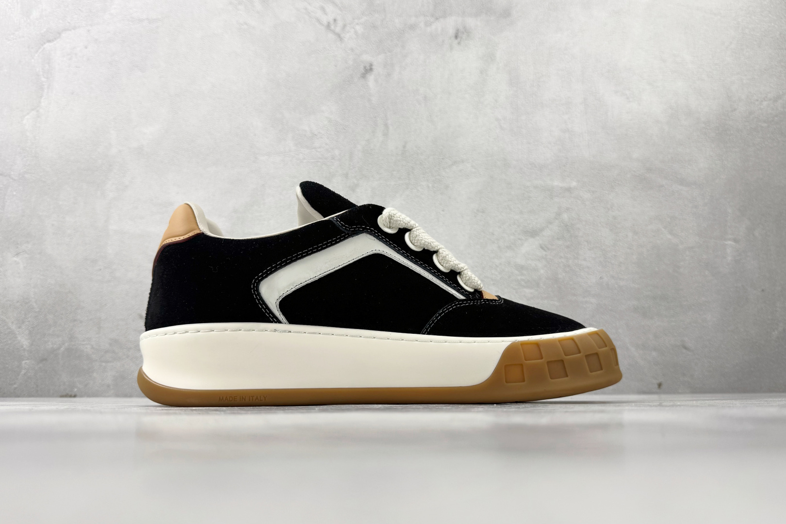 LOUIS VUITTON Tilted 黑色 1AJ730