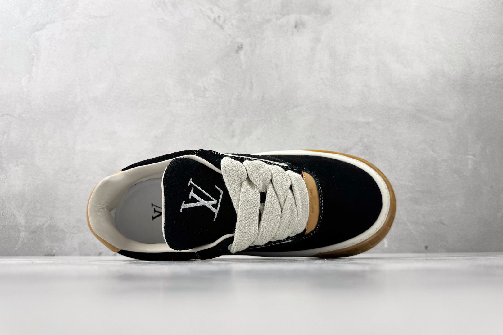 LOUIS VUITTON Tilted 黑色 1AJ730