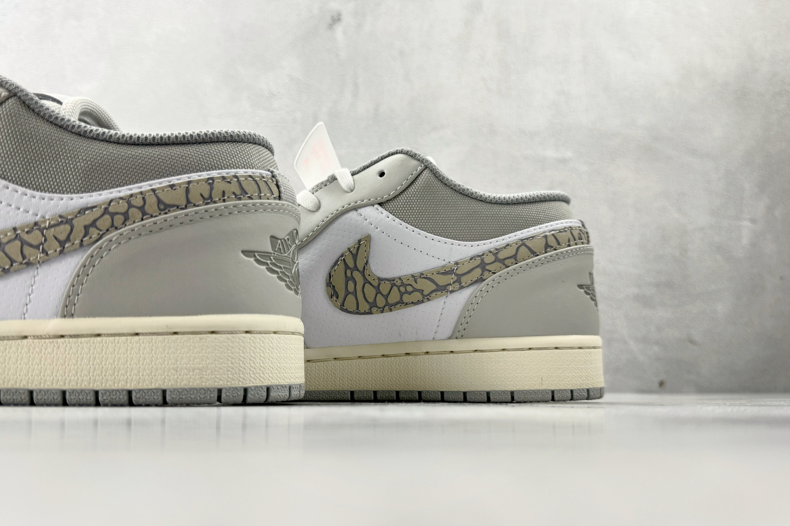 平台爆款 Jordan Air Jordan 1 low p”elephant print” 爆裂纹 白灰 DH4269-100