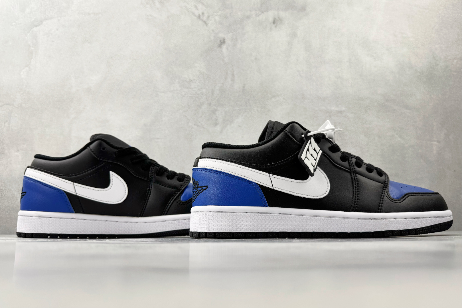 平台爆款 Jordan Air Jordan 1 Low ”Game Royal Toe”黑蓝 553558-042 平台爆款 Jordan Air Jordan 1 Low ”Game Royal Toe”黑蓝 553558-042
