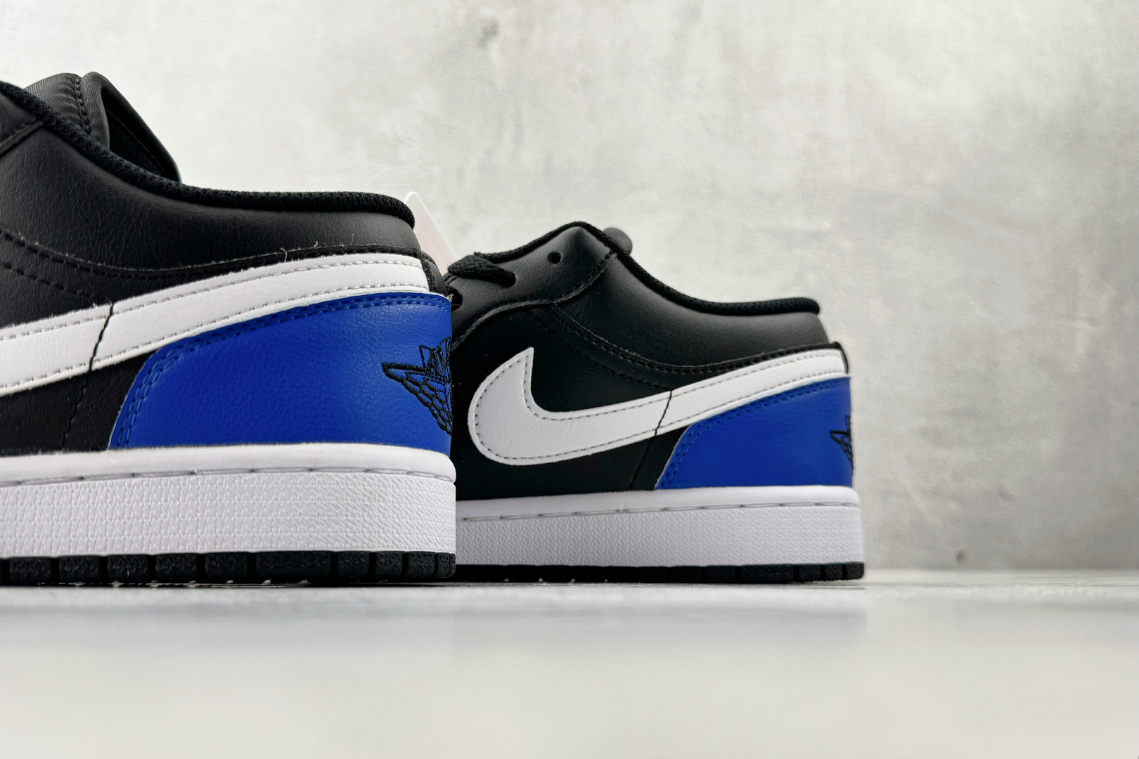 平台爆款 Jordan Air Jordan 1 Low ”Game Royal Toe”黑蓝 553558-042 平台爆款 Jordan Air Jordan 1 Low ”Game Royal Toe”黑蓝 553558-042