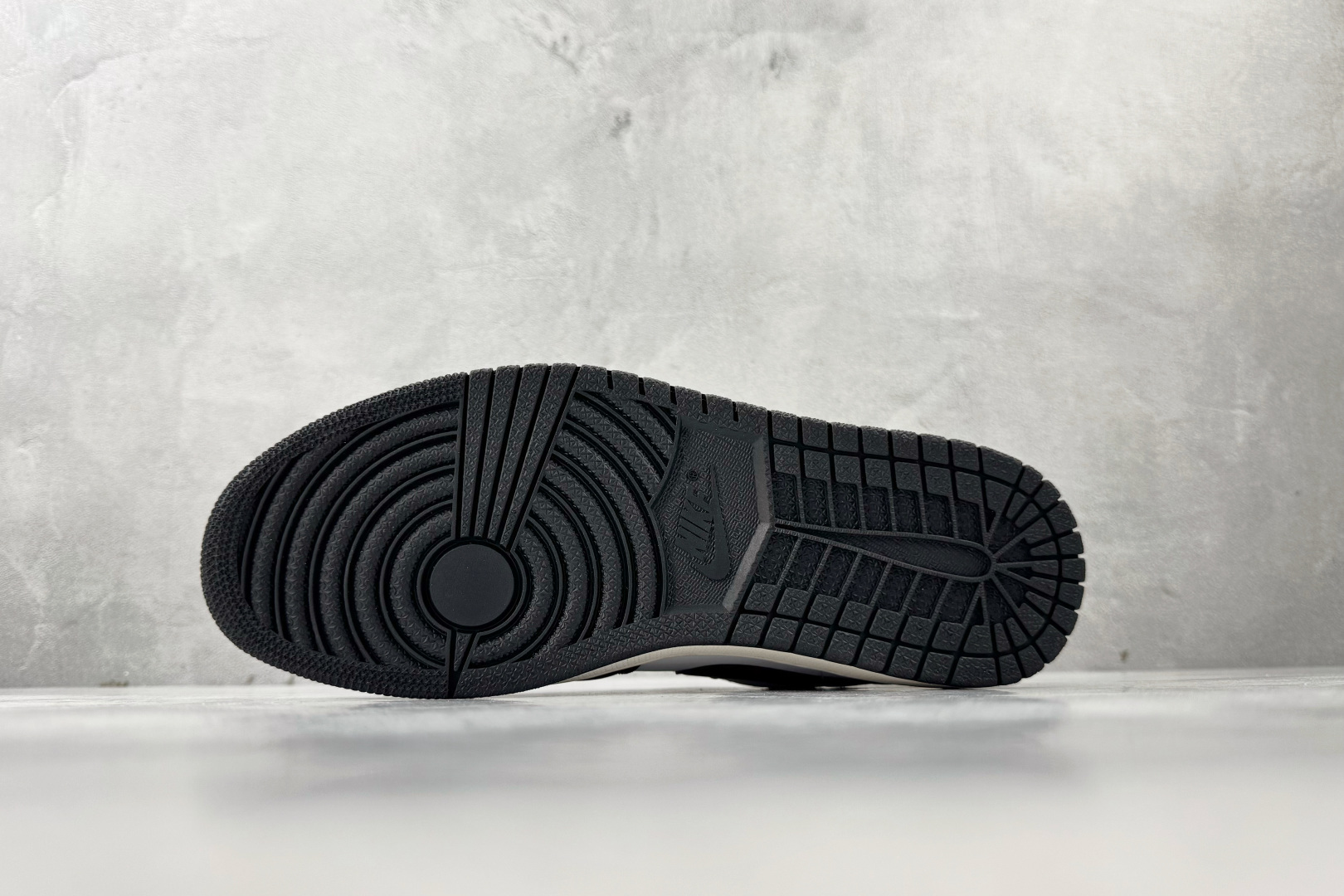平台爆款 Jordan Air Jordan 1 白紫 553560-081 平台爆款 Jordan Air Jordan 1 白紫 553560-081