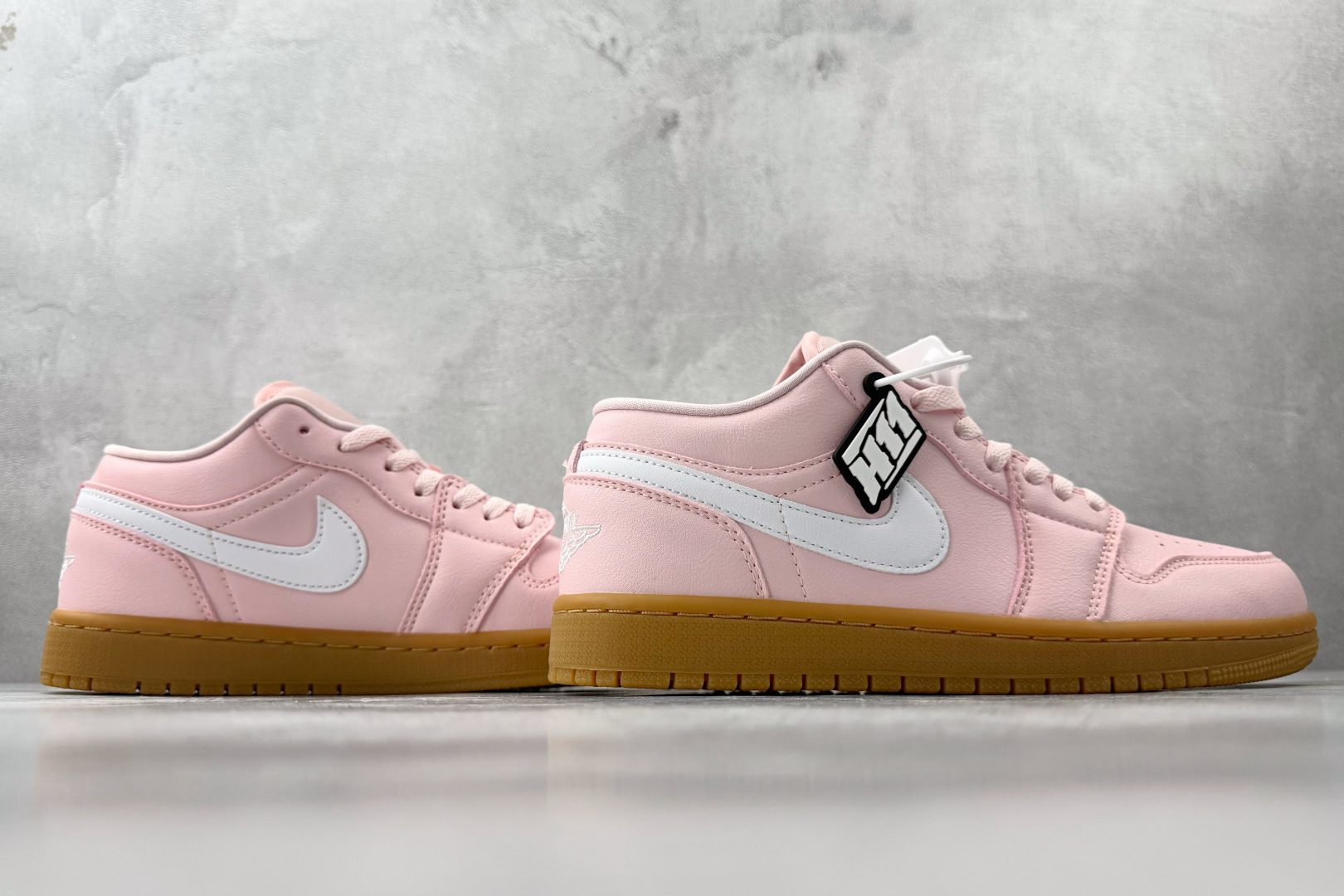 平台爆款 Jordan Air Jordan 1 low ”pink gum” 粉红 DC0774-601 平台爆款 Jordan Air Jordan 1 low ”pink gum” 粉红 DC0774-601