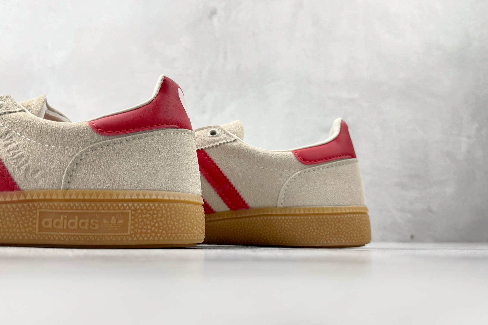 出口订单 adidas originals HANDBALL SPEZIAL 米色 KH9044 出口订单 adidas originals HANDBALL SPEZIAL 米色 KH9044
