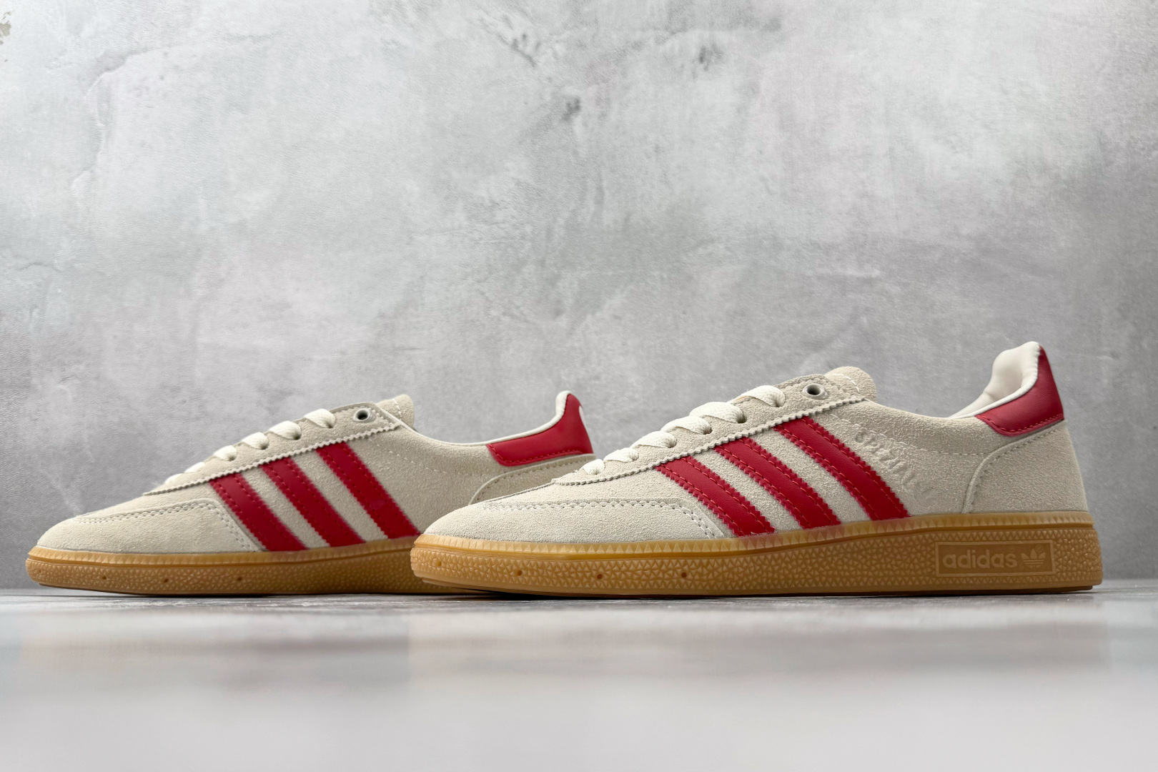 出口订单 adidas originals HANDBALL SPEZIAL 米色 KH9044 出口订单 adidas originals HANDBALL SPEZIAL 米色 KH9044