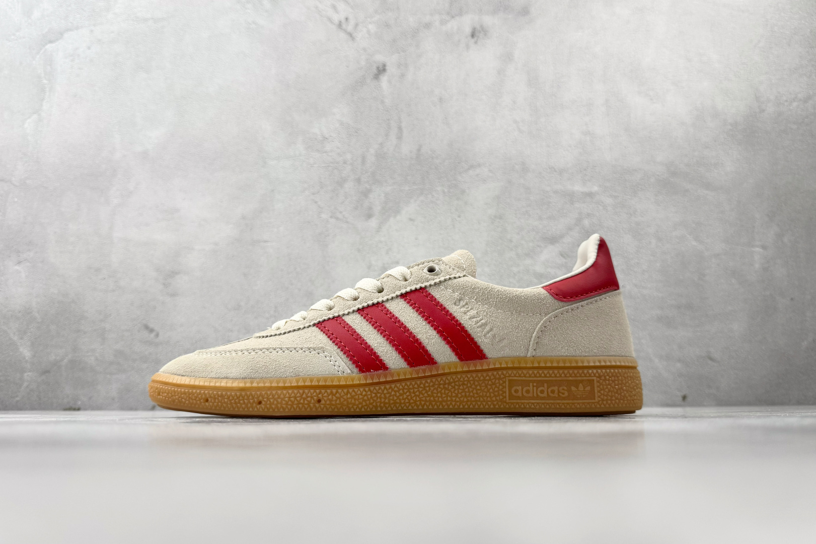 出口订单 adidas originals HANDBALL SPEZIAL 米色 KH9044 出口订单 adidas originals HANDBALL SPEZIAL 米色 KH9044