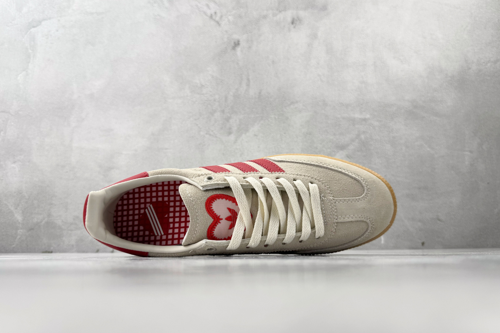 出口订单 adidas originals HANDBALL SPEZIAL 米色 KH9044 出口订单 adidas originals HANDBALL SPEZIAL 米色 KH9044