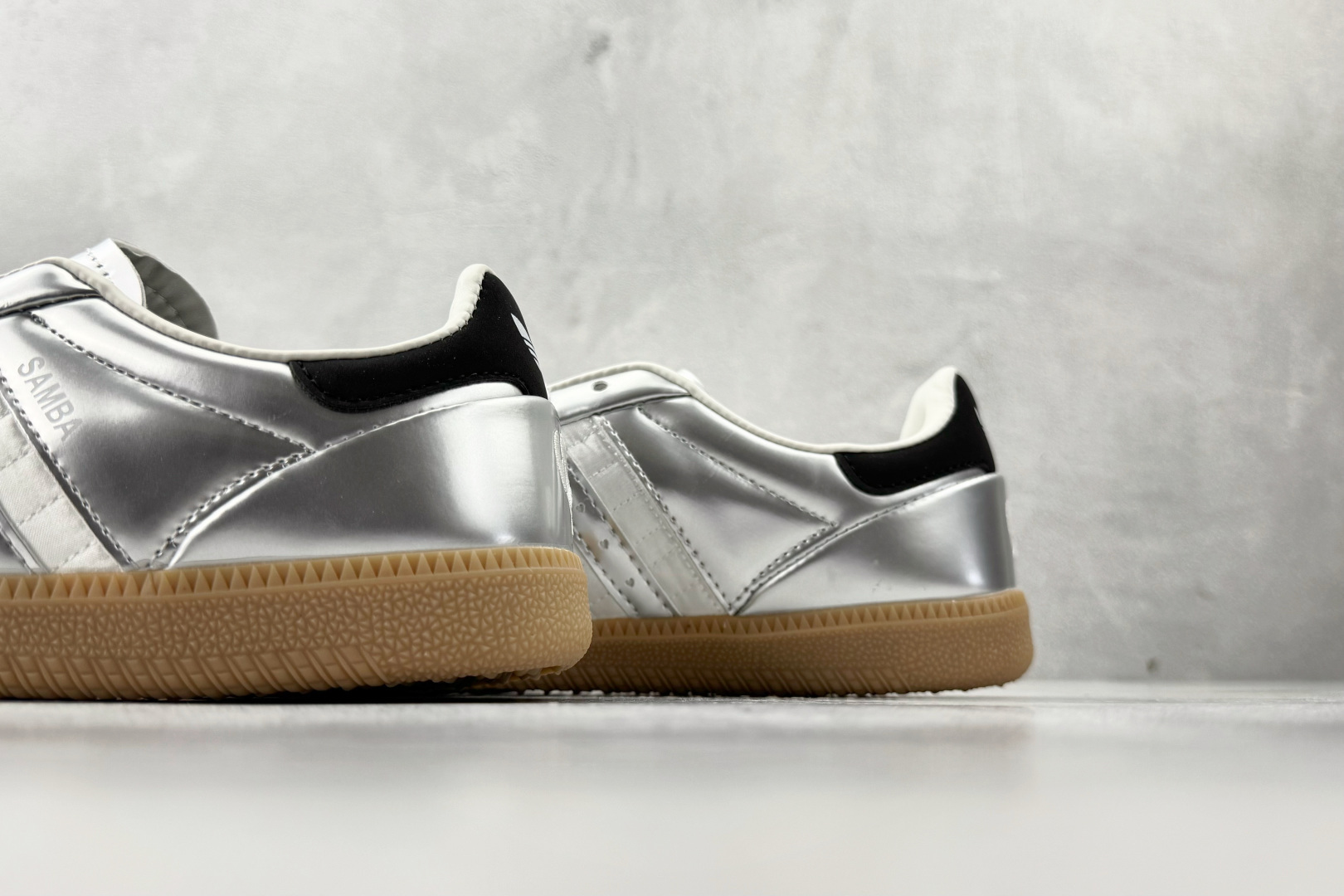 出口订单 adidas originals Samba JP 情人节限定 银色 HP7105 出口订单 adidas originals Samba JP 情人节限定 银色 HP7105