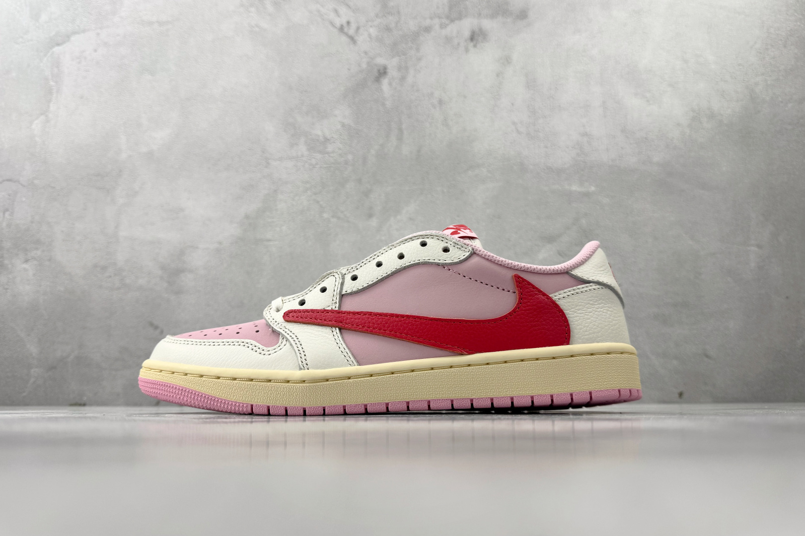 顶级Travis Scott x Jordan Air Jordan 1 Low 粉白 DM7866-100 顶级Travis Scott x Jordan Air Jordan 1 Low 粉白 DM7866-100