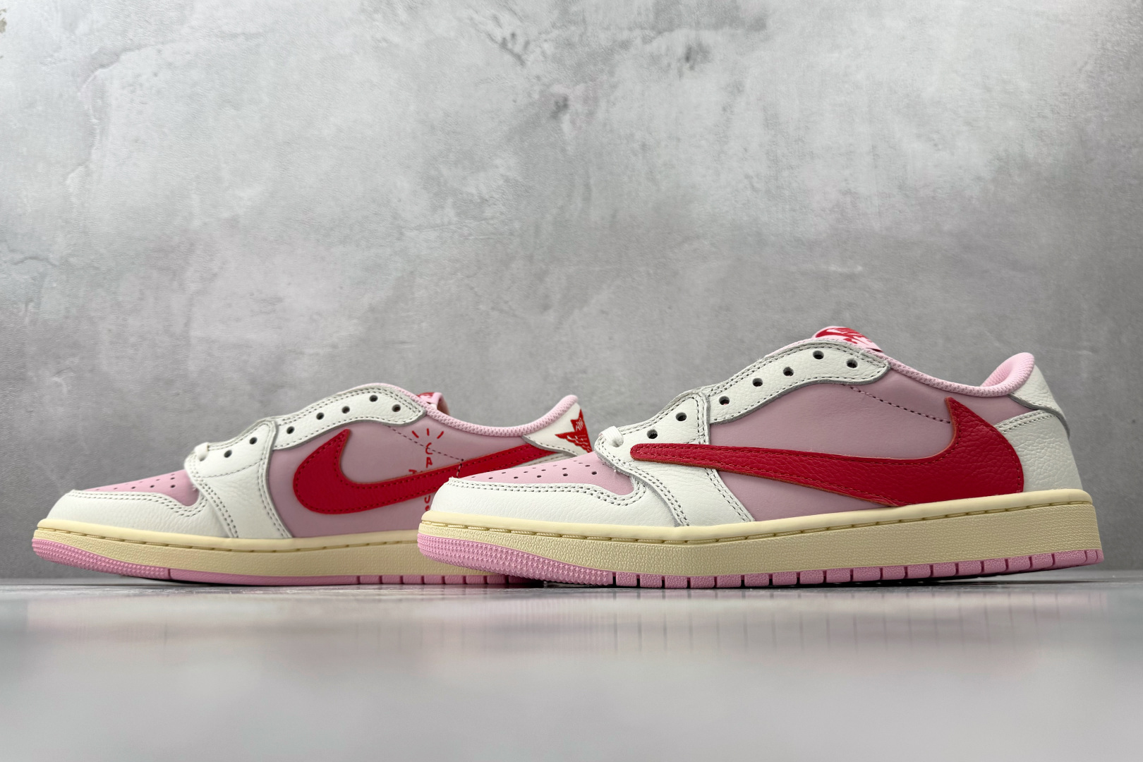 顶级Travis Scott x Jordan Air Jordan 1 Low 粉白 DM7866-100 顶级Travis Scott x Jordan Air Jordan 1 Low 粉白 DM7866-100