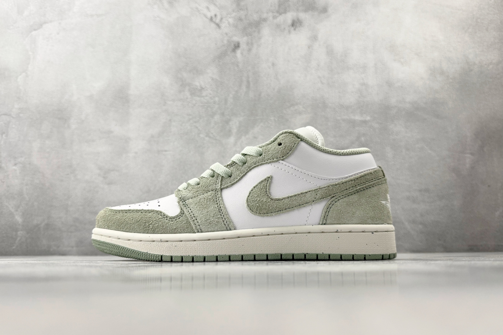 平台爆款 Jordan Air Jordan 1 low 白绿 FN5214-131 平台爆款 Jordan Air Jordan 1 low 白绿 FN5214-131