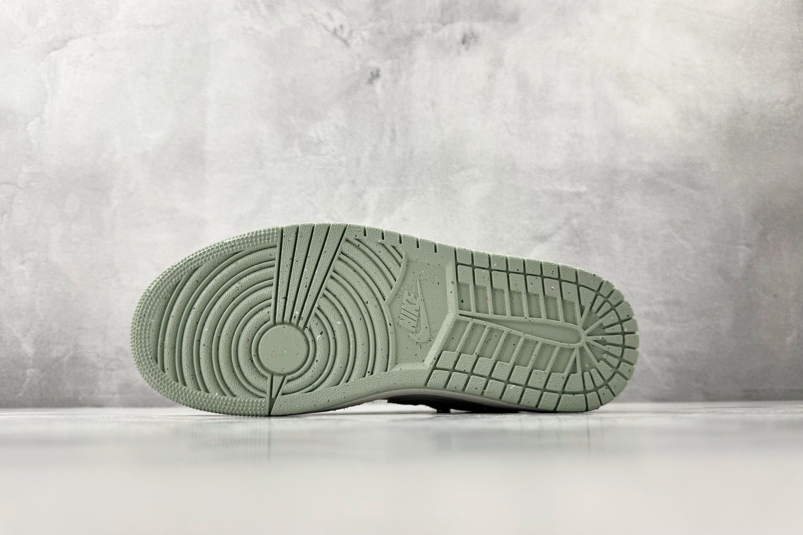 平台爆款 Jordan Air Jordan 1 low 白绿 FN5214-131 平台爆款 Jordan Air Jordan 1 low 白绿 FN5214-131
