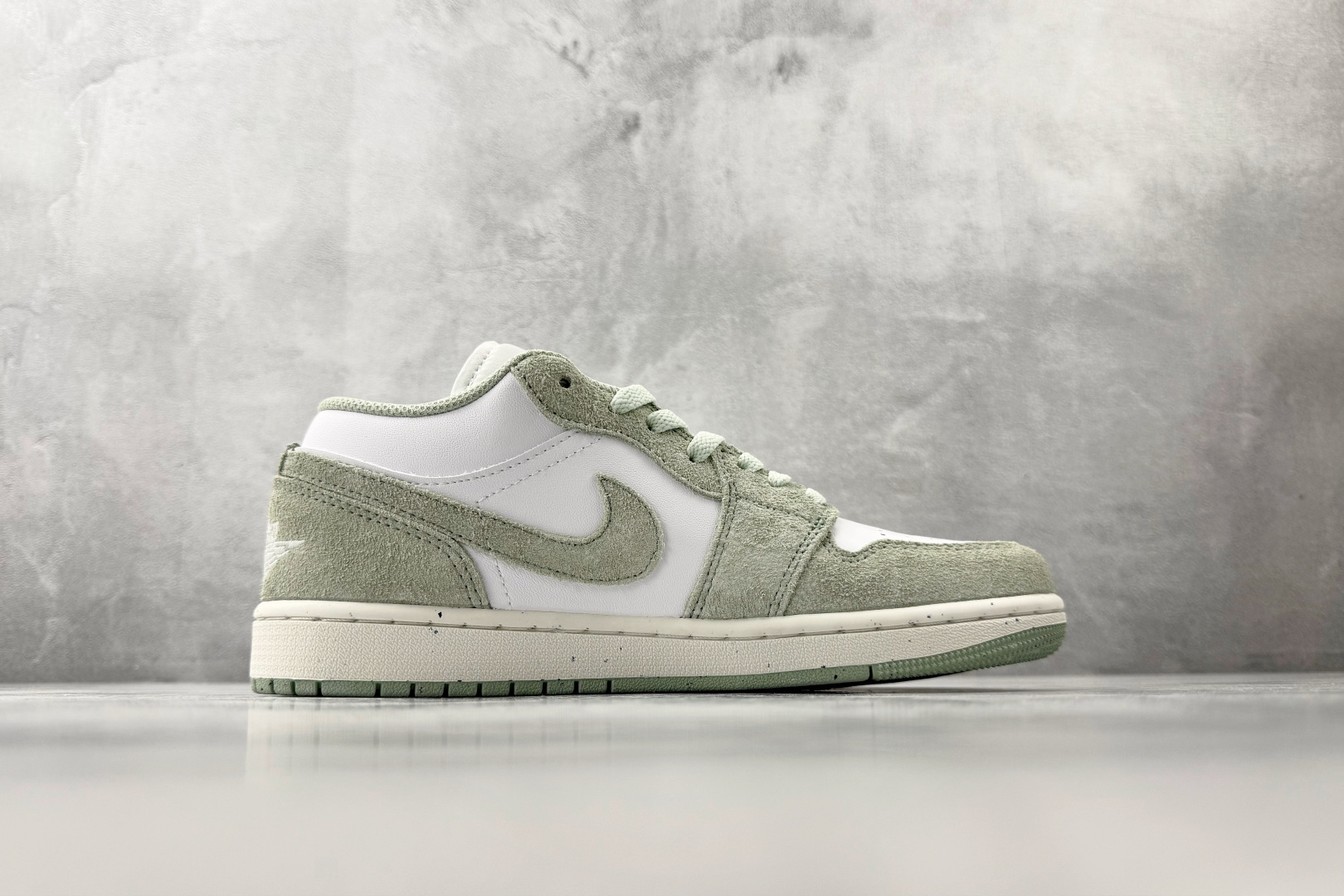 平台爆款 Jordan Air Jordan 1 low 白绿 FN5214-131 平台爆款 Jordan Air Jordan 1 low 白绿 FN5214-131