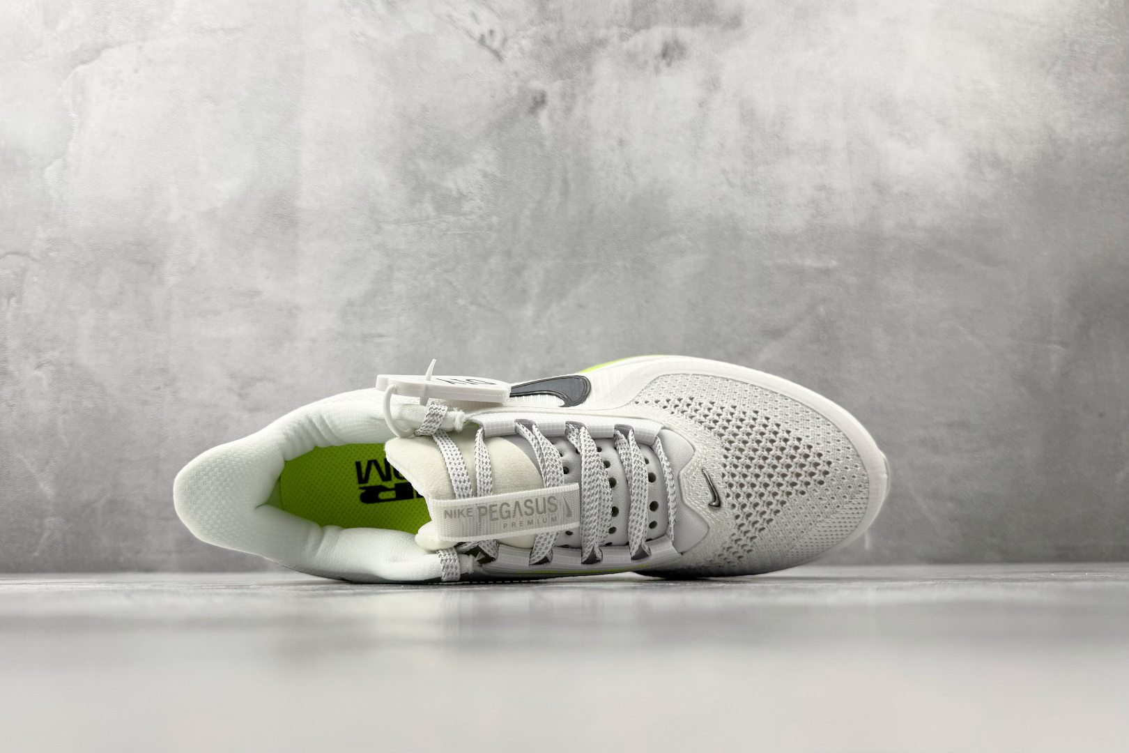 Nike Pegasus Premium 白绿 HQ2592-100 Nike Pegasus Premium 白绿 HQ2592-100
