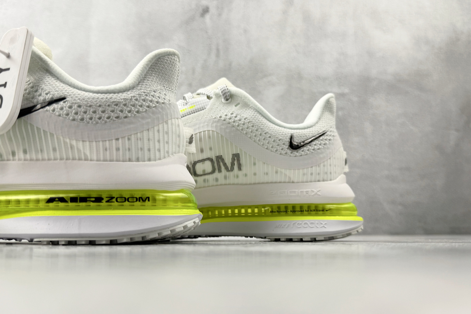 Nike Pegasus Premium 白绿 HQ2592-100 Nike Pegasus Premium 白绿 HQ2592-100