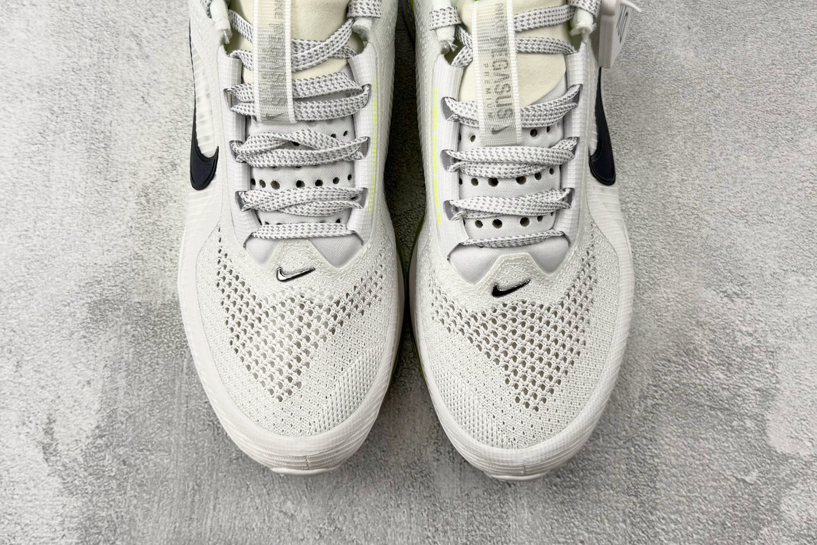 Nike Pegasus Premium 白绿 HQ2592-100 Nike Pegasus Premium 白绿 HQ2592-100