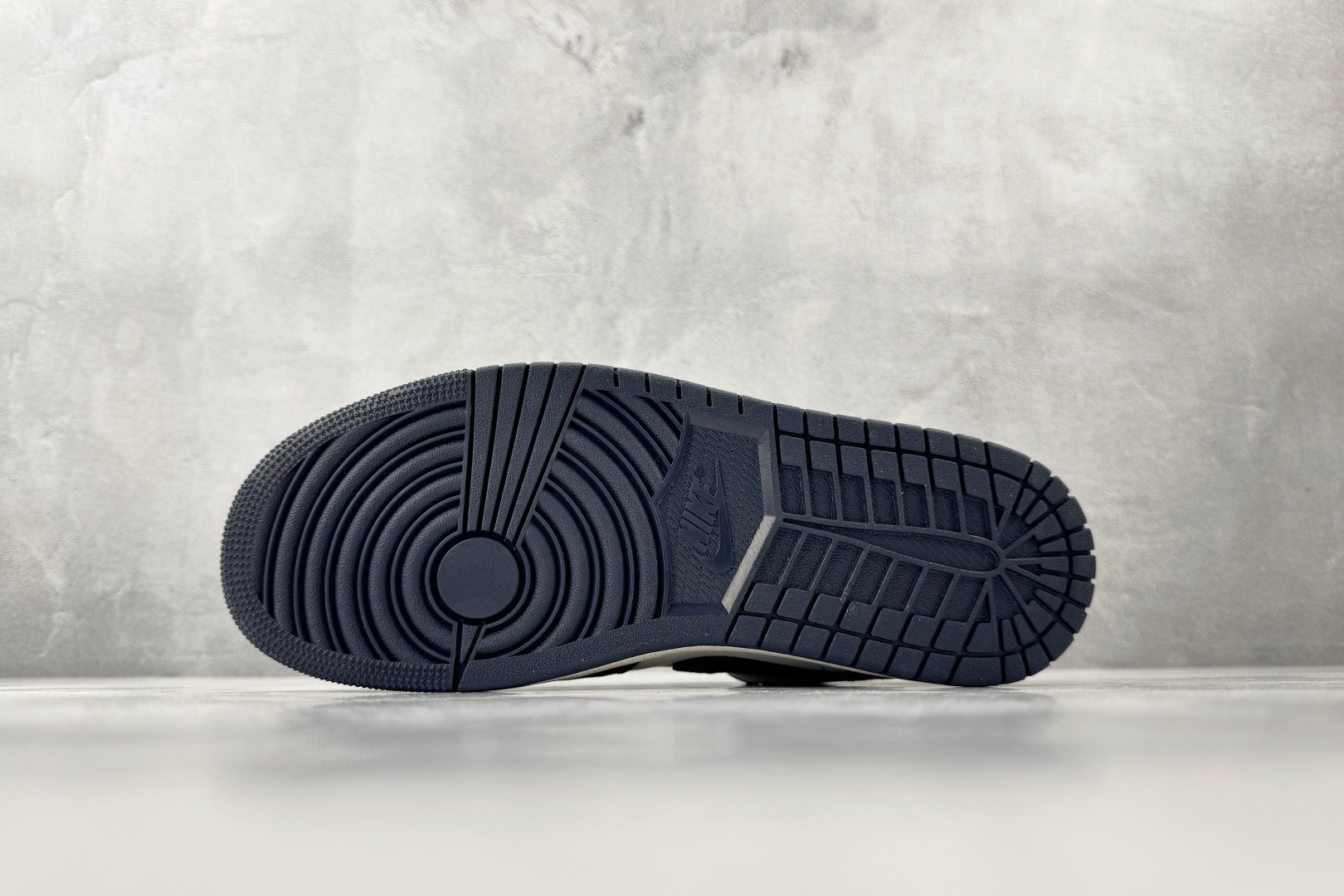 Jordan Air Jordan 1 海军蓝 IO7448-400 Jordan Air Jordan 1 海军蓝 IO7448-400