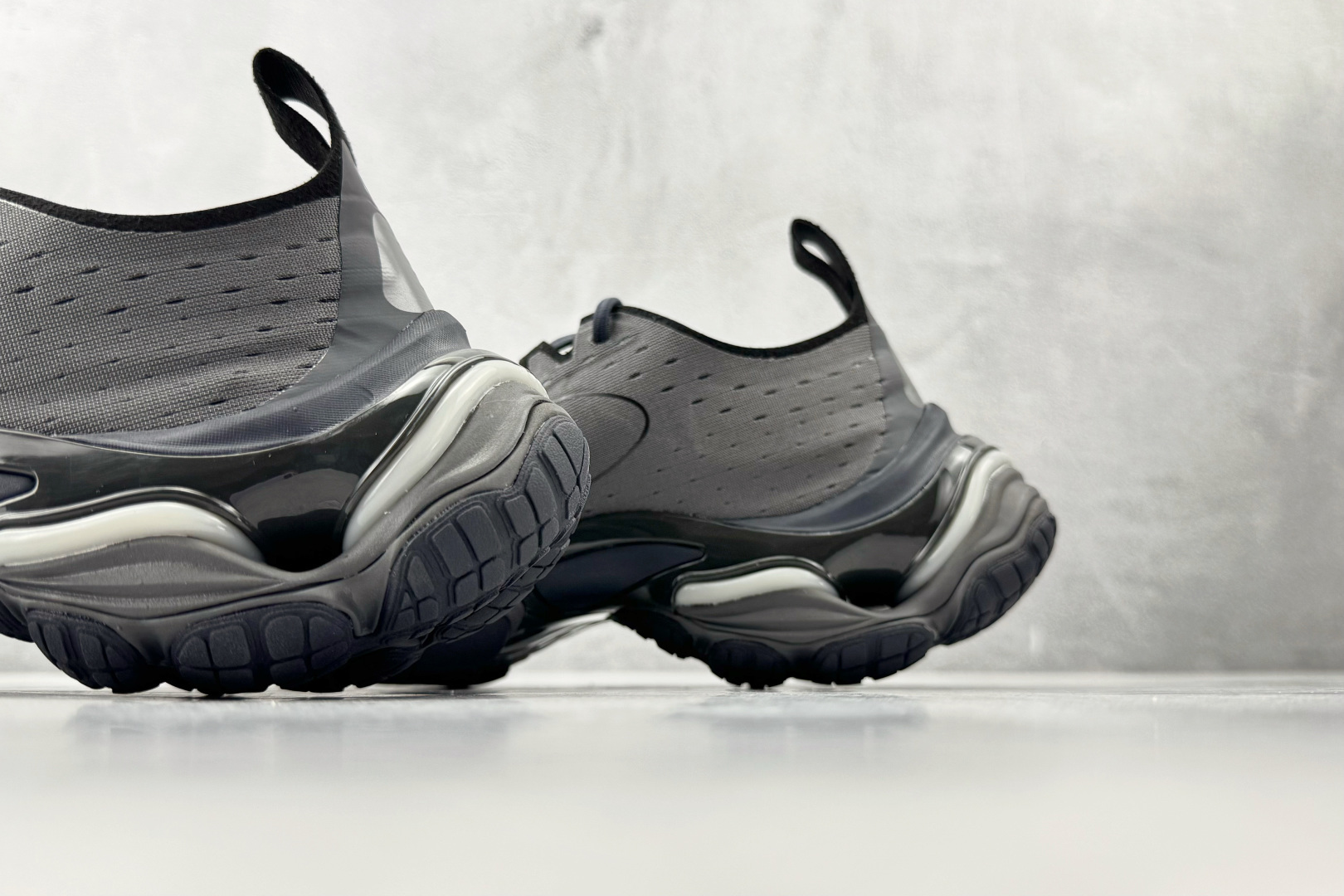 最新外贸批次 Balenciaga巴黎世家 Anatomic Runner 灰色 829106WANRN 最新外贸批次 Balenciaga巴黎世家 Anatomic Runner 灰色 829106WANRN