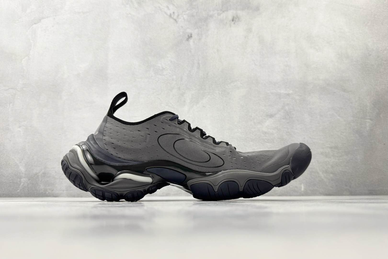 最新外贸批次 Balenciaga巴黎世家 Anatomic Runner 灰色 829106WANRN 最新外贸批次 Balenciaga巴黎世家 Anatomic Runner 灰色 829106WANRN