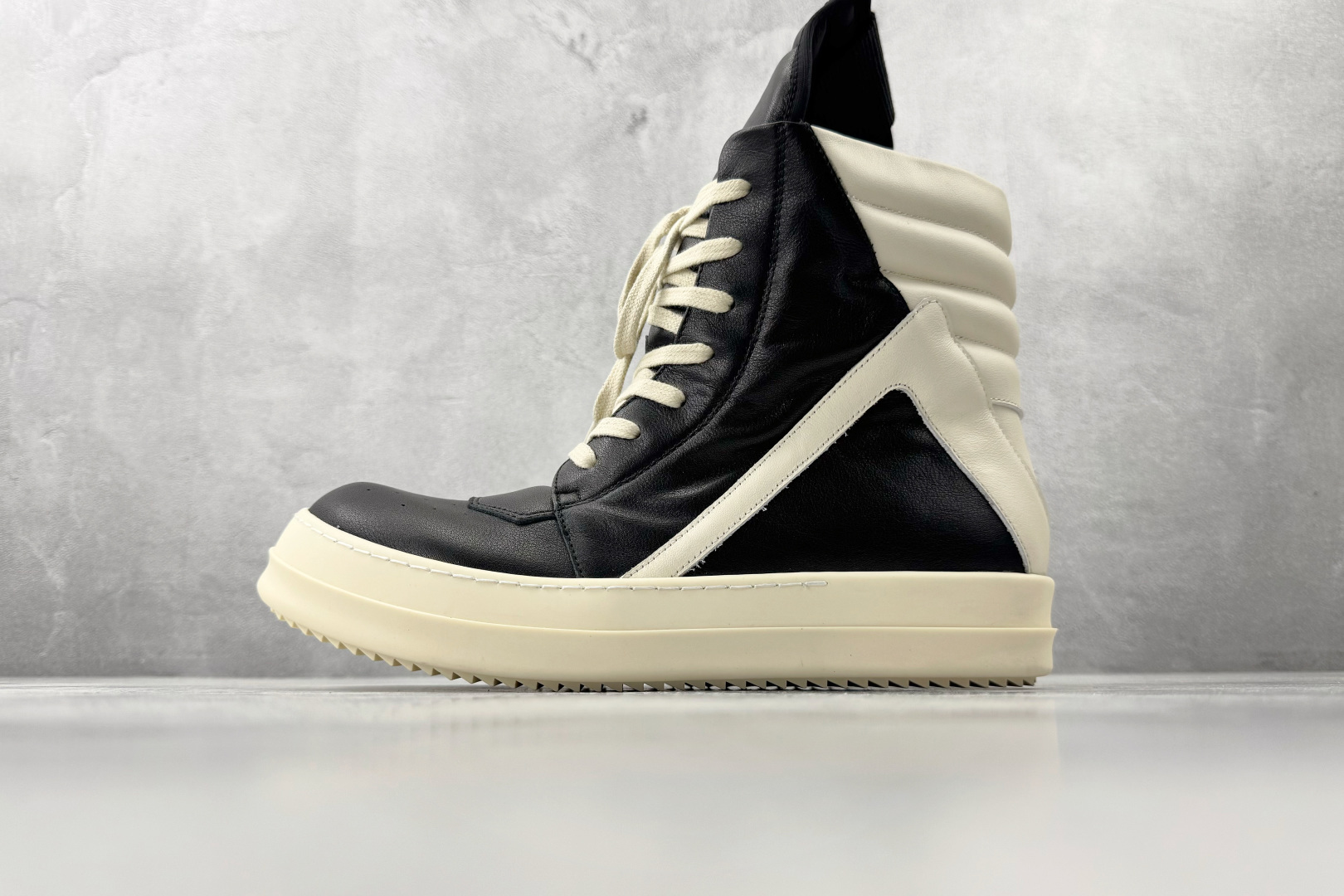RICK OWENS/RO Geobaskets 黑白色 RU01F2894LBELCO-911 RICK OWENS/RO Geobaskets 黑白色 RU01F2894LBELCO-911