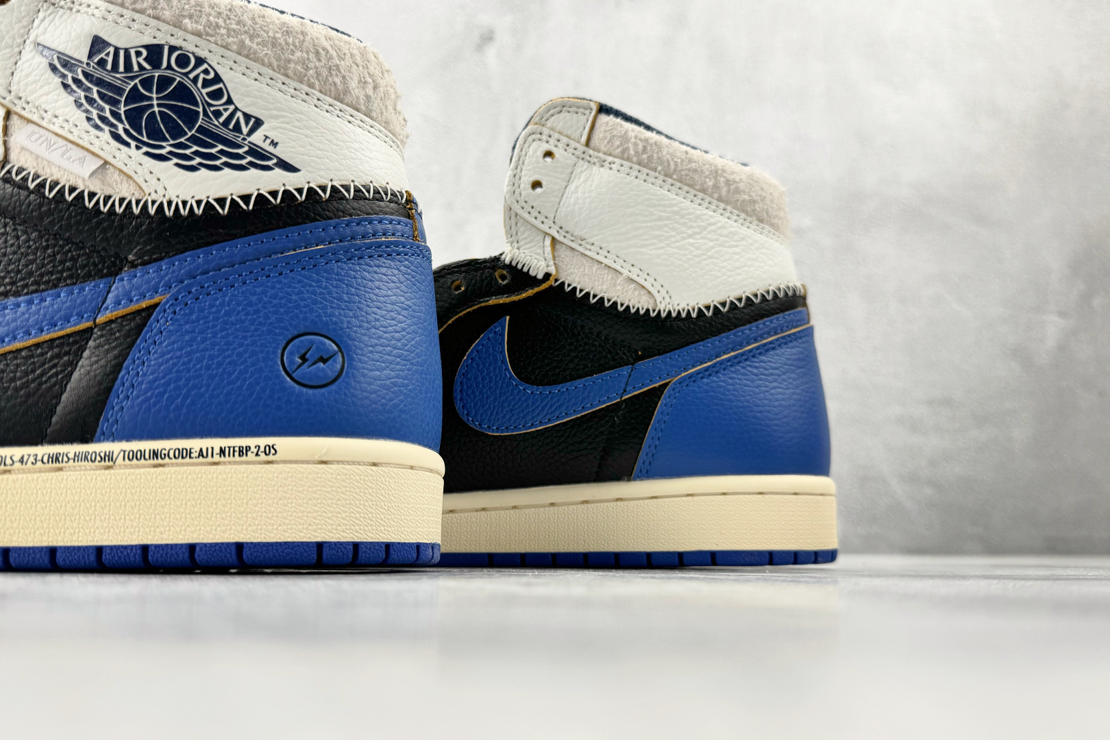 Union x Fragment Design × Jordan Air Jordan 1 High SP Royal 黑白蓝 IO7847-001 Union x Fragment Design × Jordan Air Jordan 1 High SP Royal 黑白蓝 IO7847-001