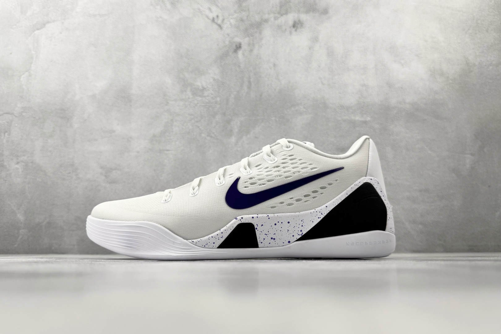 顶级完美复刻 Nike Kobe 9 Elite Low EM Protro 白紫色 IH1401-100 顶级完美复刻 Nike Kobe 9 Elite Low EM Protro 白紫色 IH1401-100