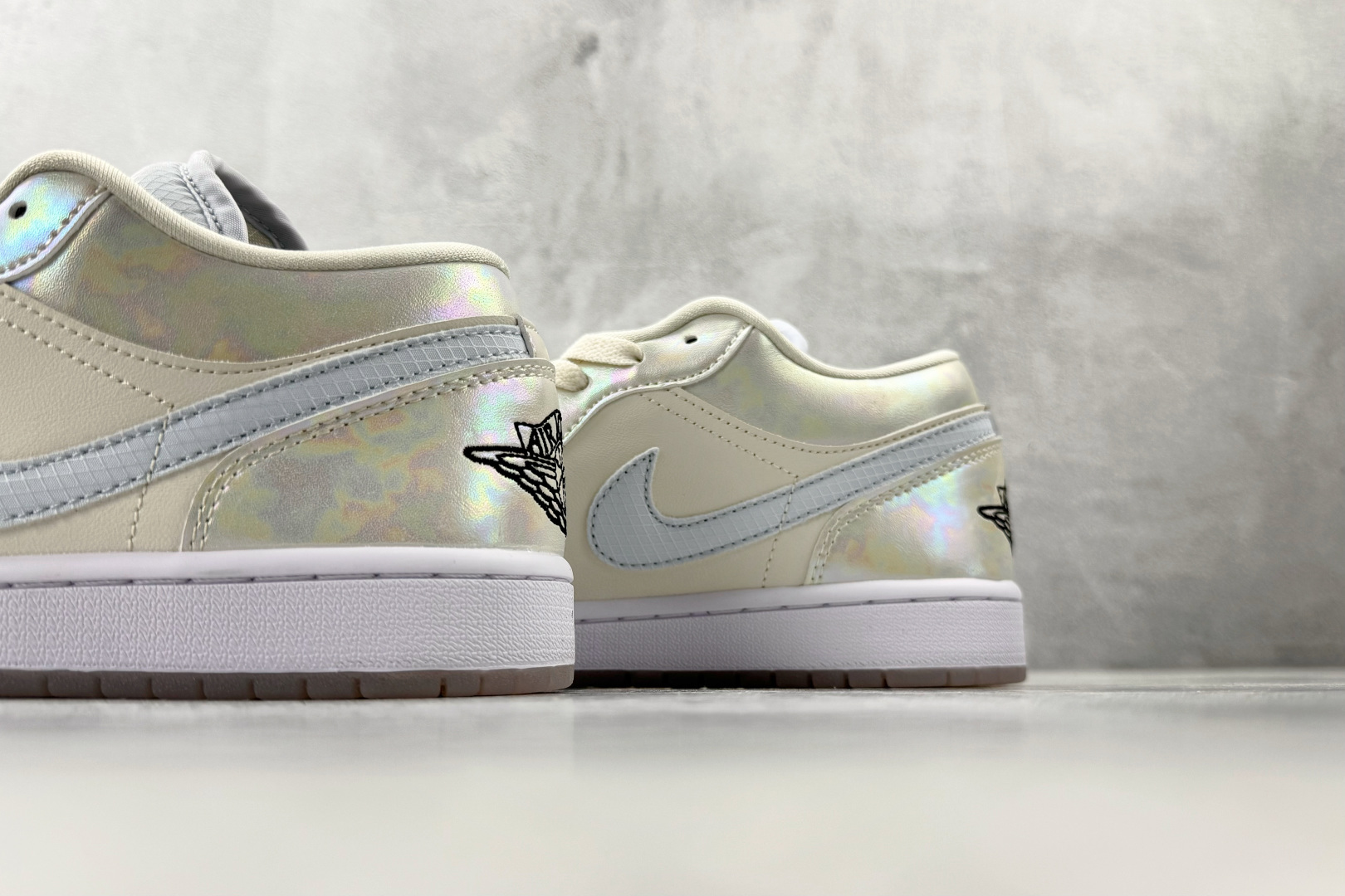 平台爆款 Jordan Air Jordan 1 Low WMNS CNY ”蛇年限定”白棕色 HF4080-001 平台爆款 Jordan Air Jordan 1 Low WMNS CNY ”蛇年限定”白棕色 HF4080-001