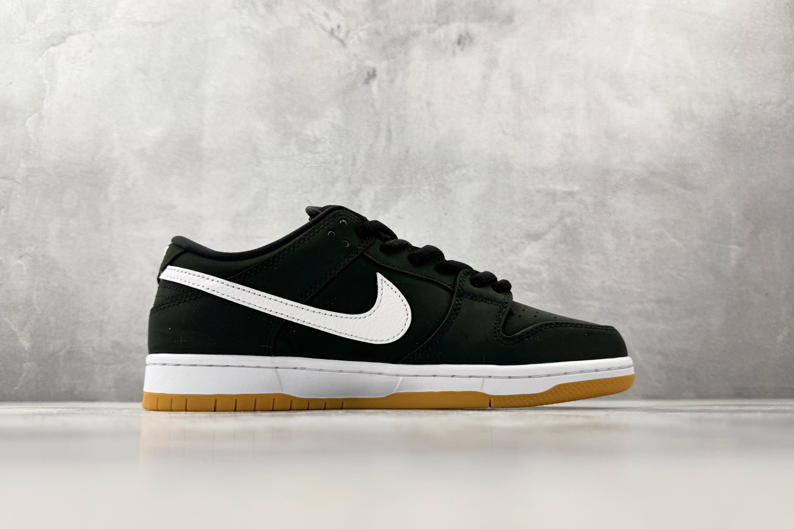Nike Dunk SB pro iso ”black gum” 黑白 CD2563-006 Nike Dunk SB pro iso ”black gum” 黑白 CD2563-006