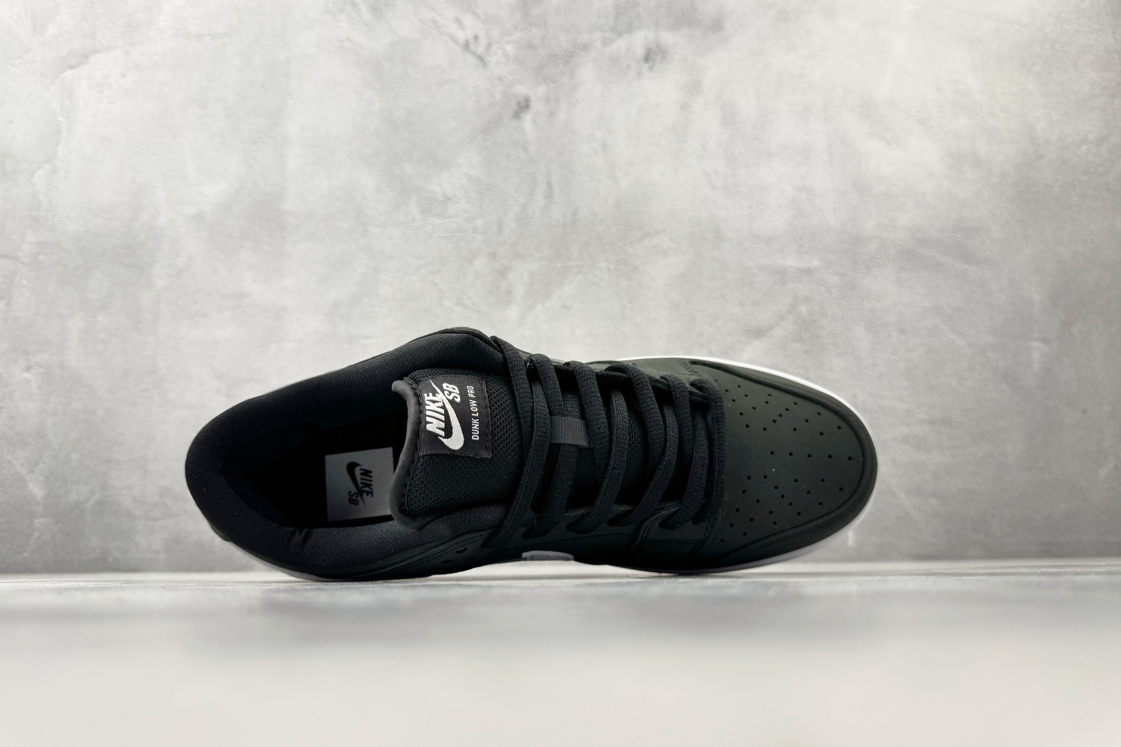 Nike Dunk SB pro iso ”black gum” 黑白 CD2563-006 Nike Dunk SB pro iso ”black gum” 黑白 CD2563-006